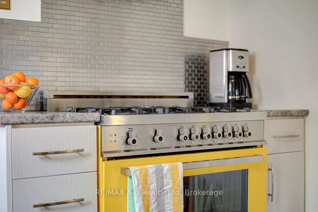 Photo 19 of 124 Cambria Street, Stratford — HOMEH