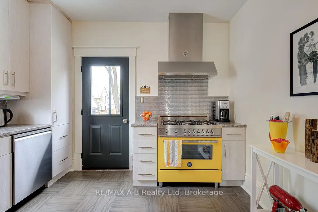 Photo 20 of 124 Cambria Street, Stratford — HOMEH