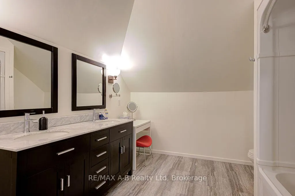 Photo 35 of 124 Cambria Street, Stratford — HOMEH
