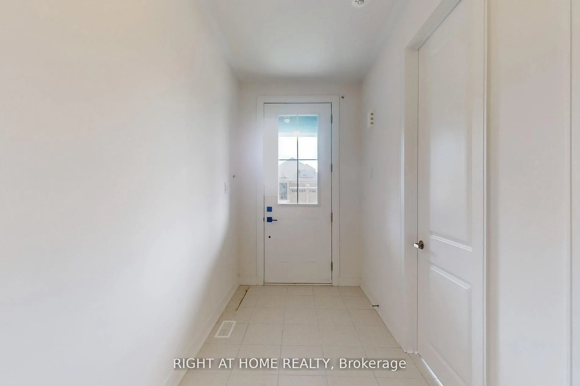 Photo 2 of 254 Wilcox Drive, Clearview, Stayner — HOMEH
