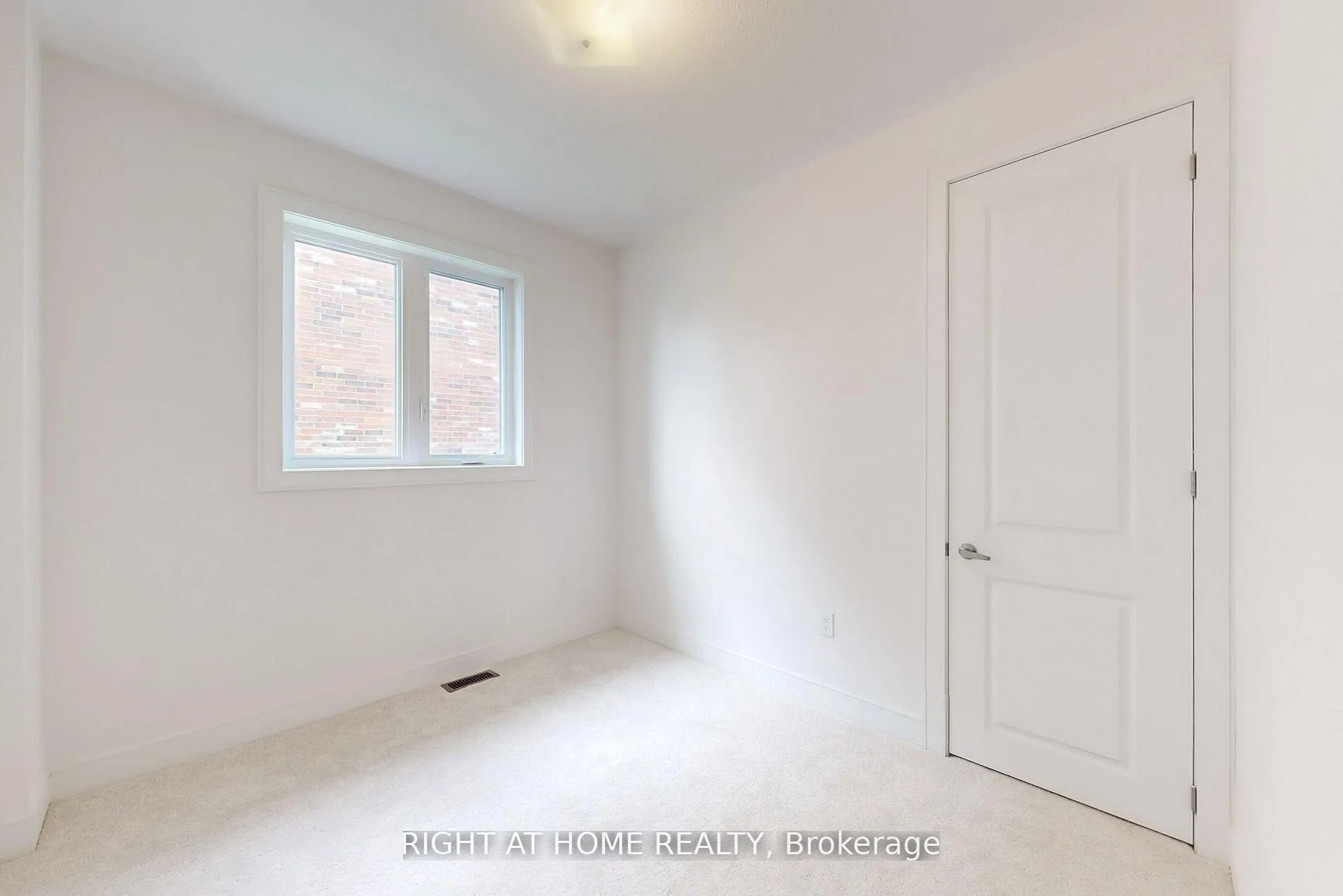Photo 17 of 254 Wilcox Drive, Clearview, Stayner — HOMEH