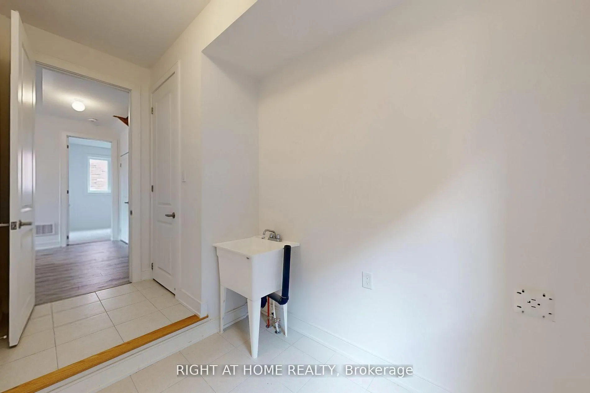 Photo 19 of 254 Wilcox Drive, Clearview, Stayner — HOMEH