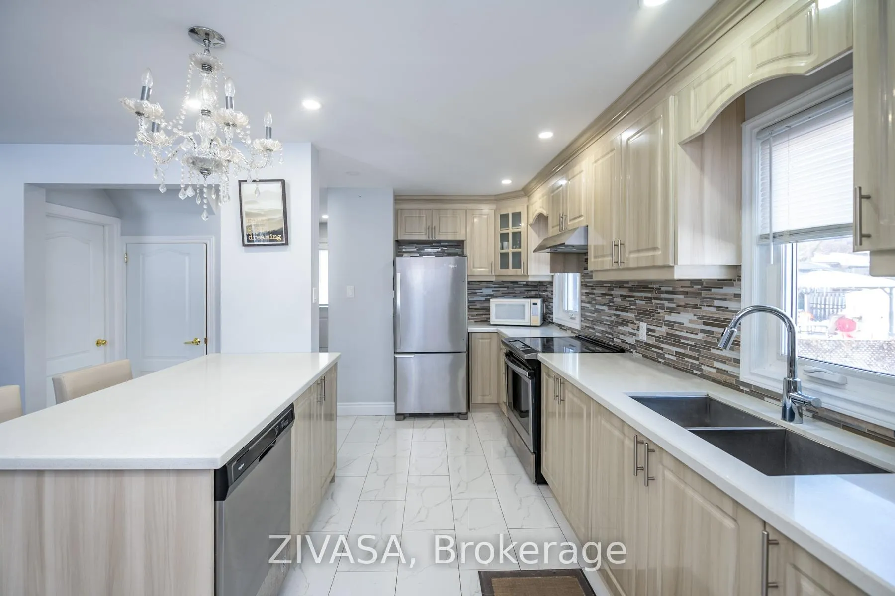 Photo 8 of 21 Eaton Place, Hamilton, McQuesten — HOMEH
