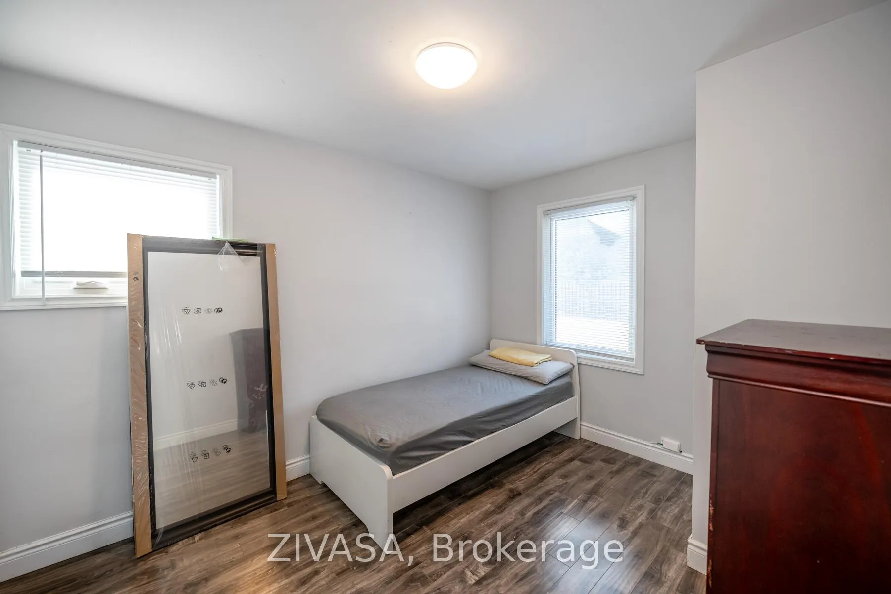 Photo 12 of 21 Eaton Place, Hamilton, McQuesten — HOMEH