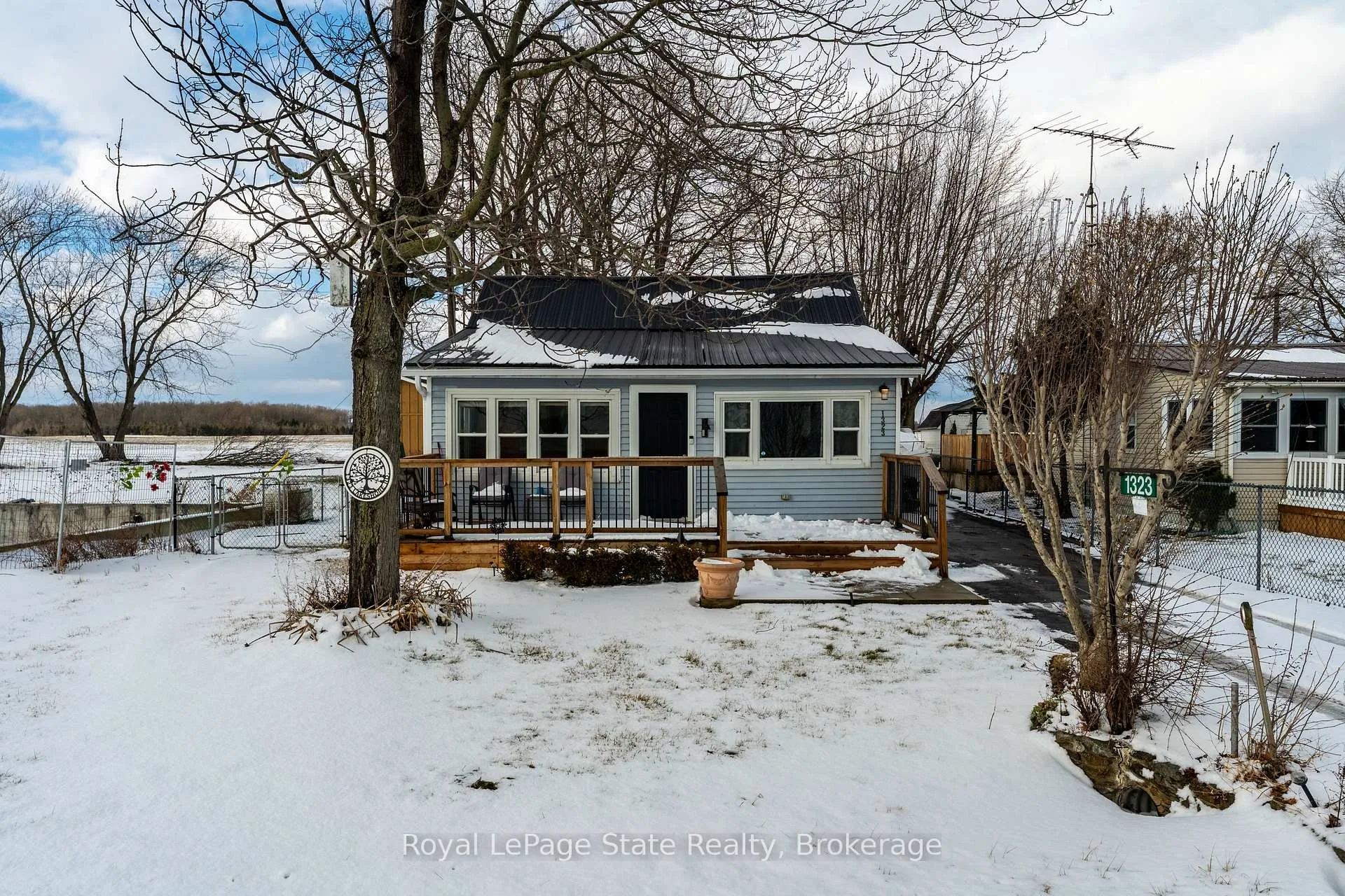 Photo 12 of 1323 Lakeshore Road, Haldimand — HOMEH
