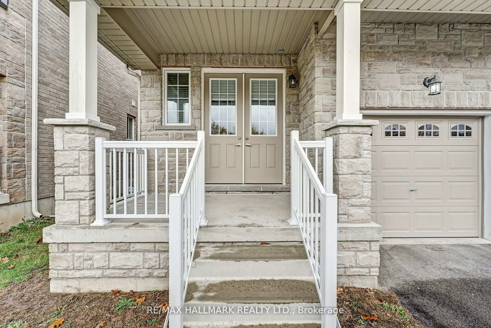 Photo 2 of 164 Birkhall Place, Barrie, Innis-Shore — HOMEH