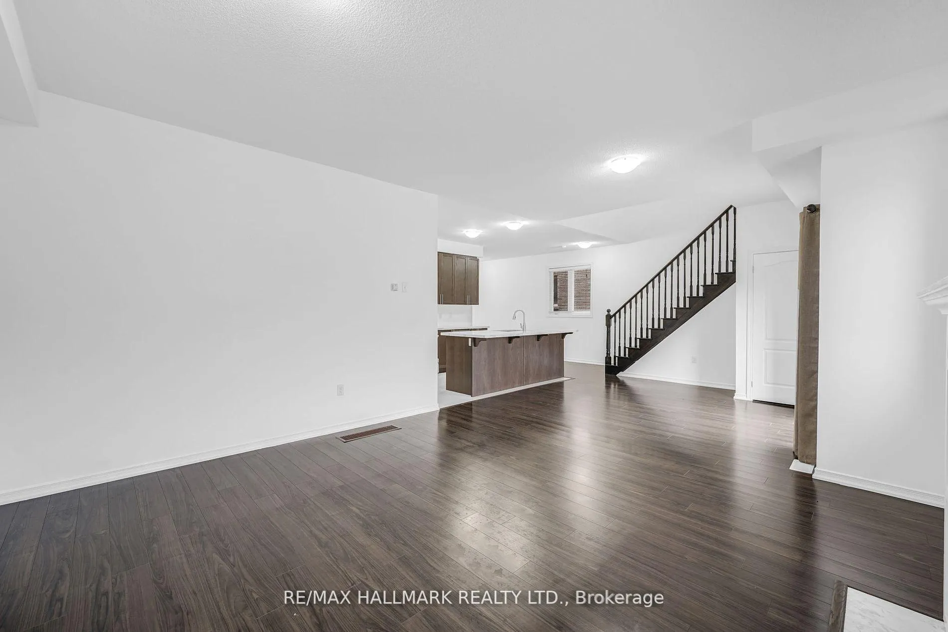 Photo 7 of 164 Birkhall Place, Barrie, Innis-Shore — HOMEH