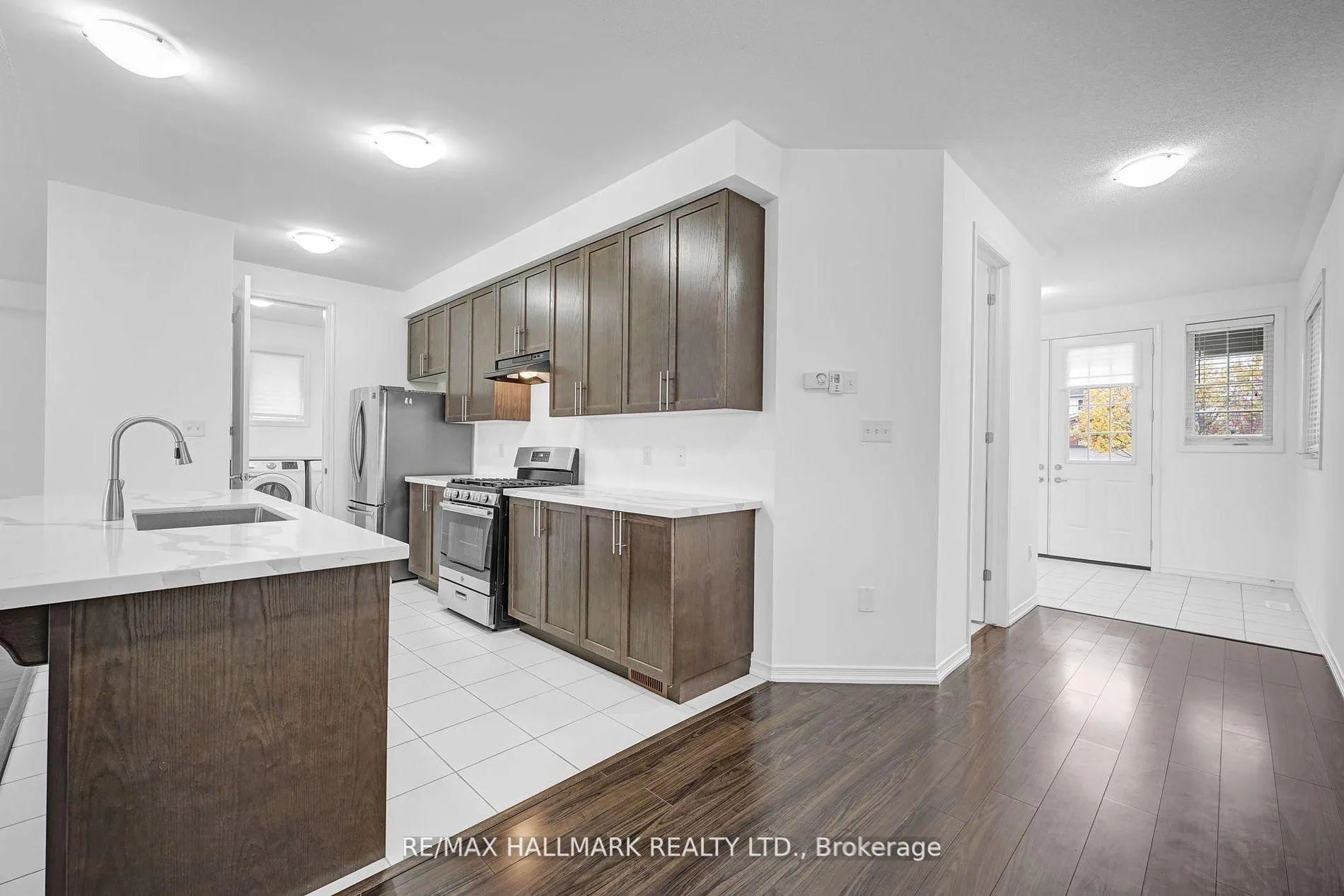 Photo 9 of 164 Birkhall Place, Barrie, Innis-Shore — HOMEH