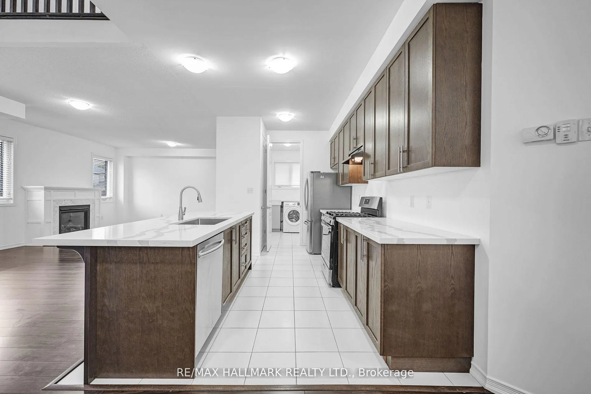 Photo 10 of 164 Birkhall Place, Barrie, Innis-Shore — HOMEH