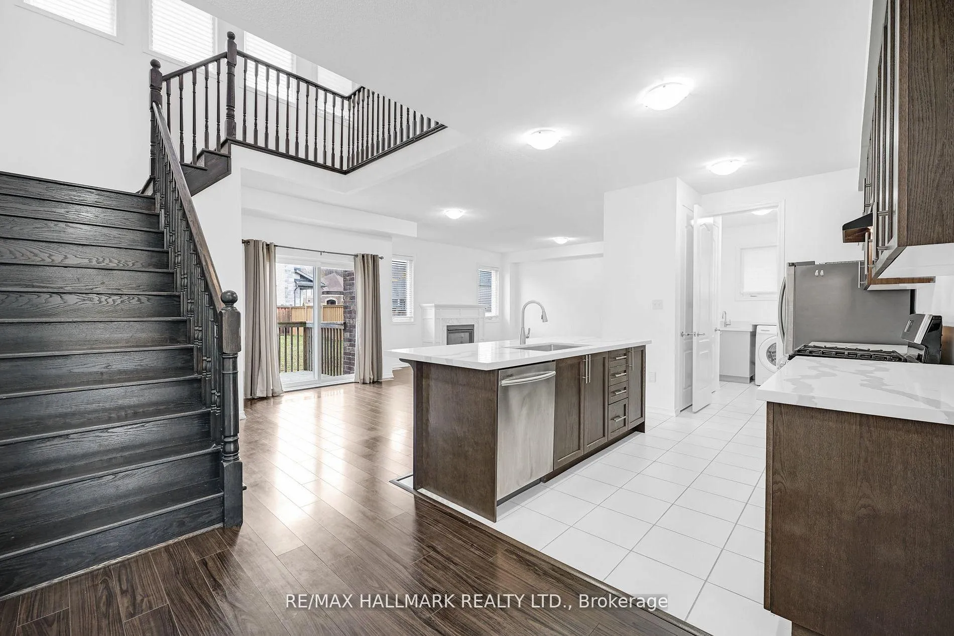 Photo 11 of 164 Birkhall Place, Barrie, Innis-Shore — HOMEH