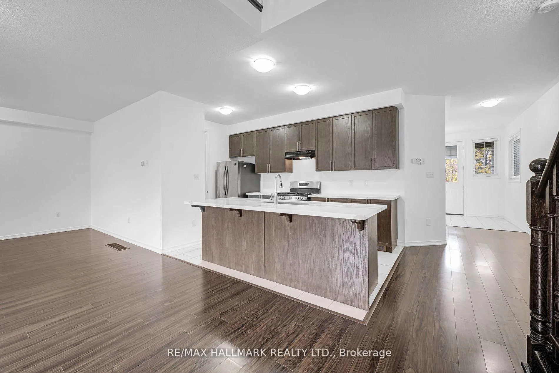 Photo 13 of 164 Birkhall Place, Barrie, Innis-Shore — HOMEH