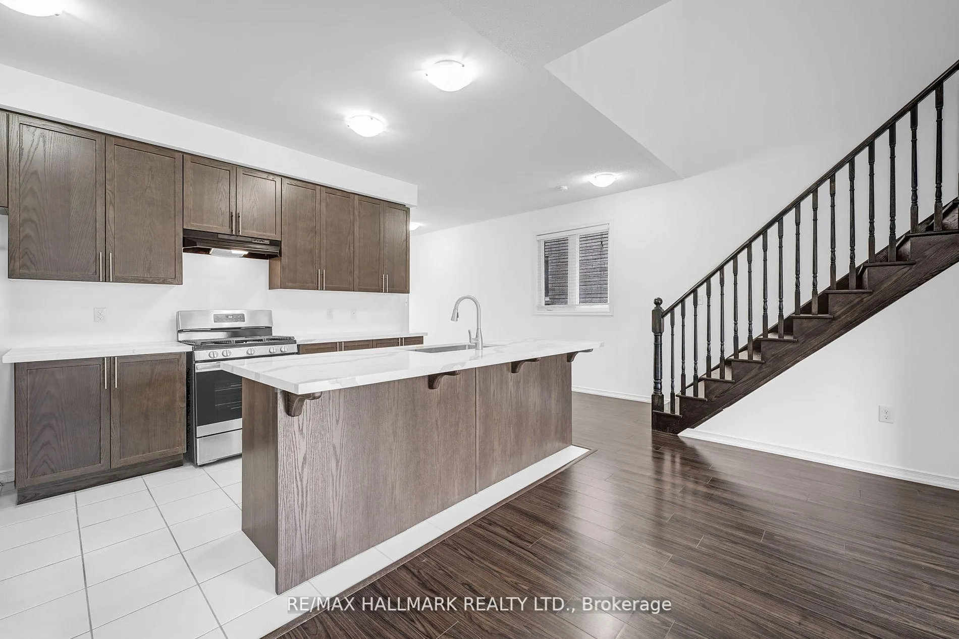Photo 15 of 164 Birkhall Place, Barrie, Innis-Shore — HOMEH