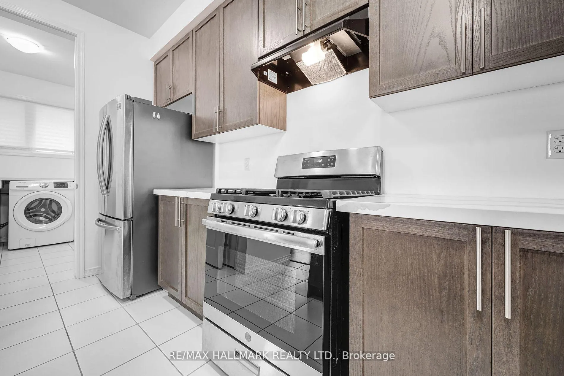 Photo 18 of 164 Birkhall Place, Barrie, Innis-Shore — HOMEH