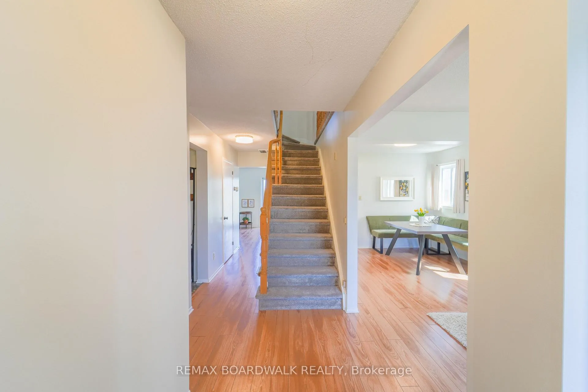 Photo 3 of 102 Seventh Avenue, Arnprior — HOMEH