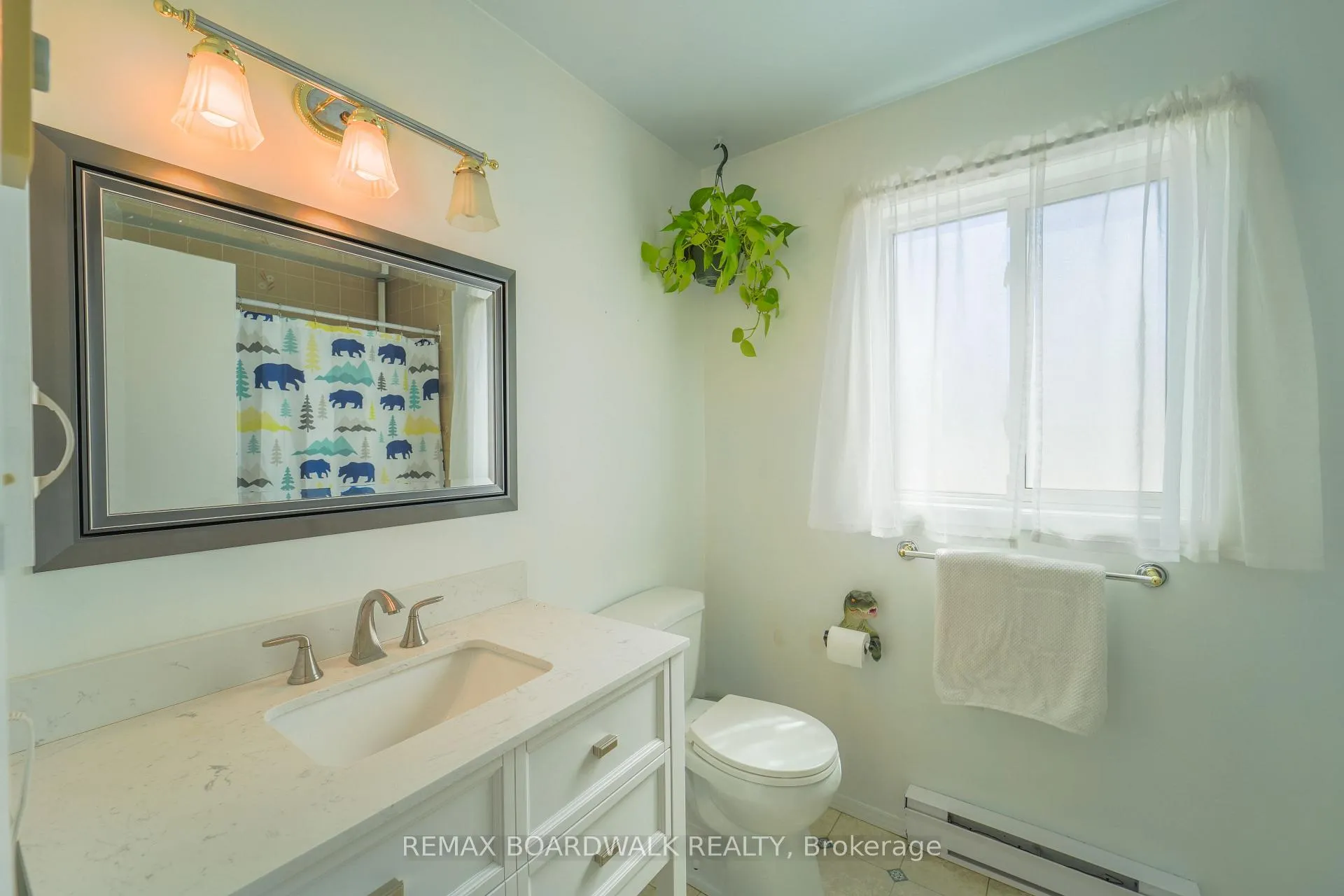 Photo 27 of 102 Seventh Avenue, Arnprior — HOMEH