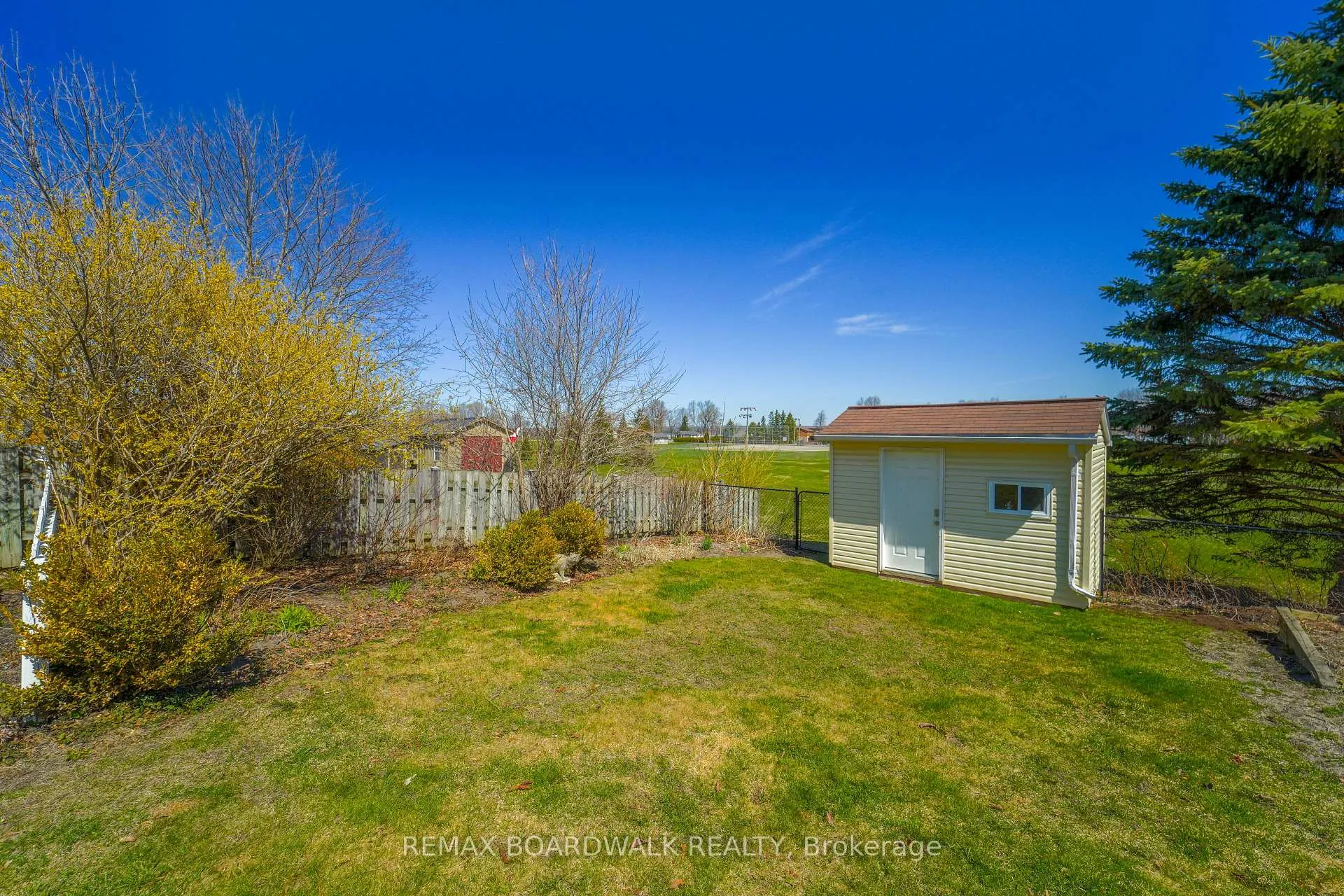 Photo 36 of 102 Seventh Avenue, Arnprior — HOMEH