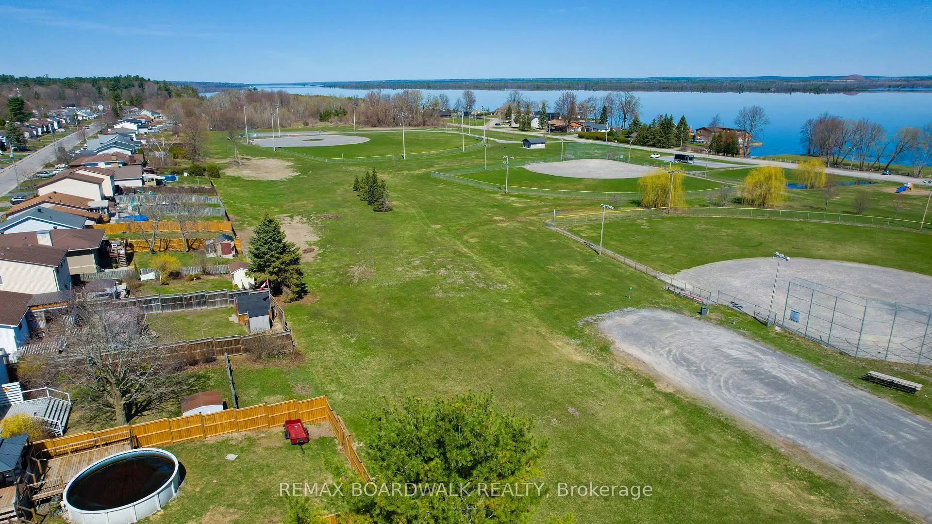 Photo 38 of 102 Seventh Avenue, Arnprior — HOMEH