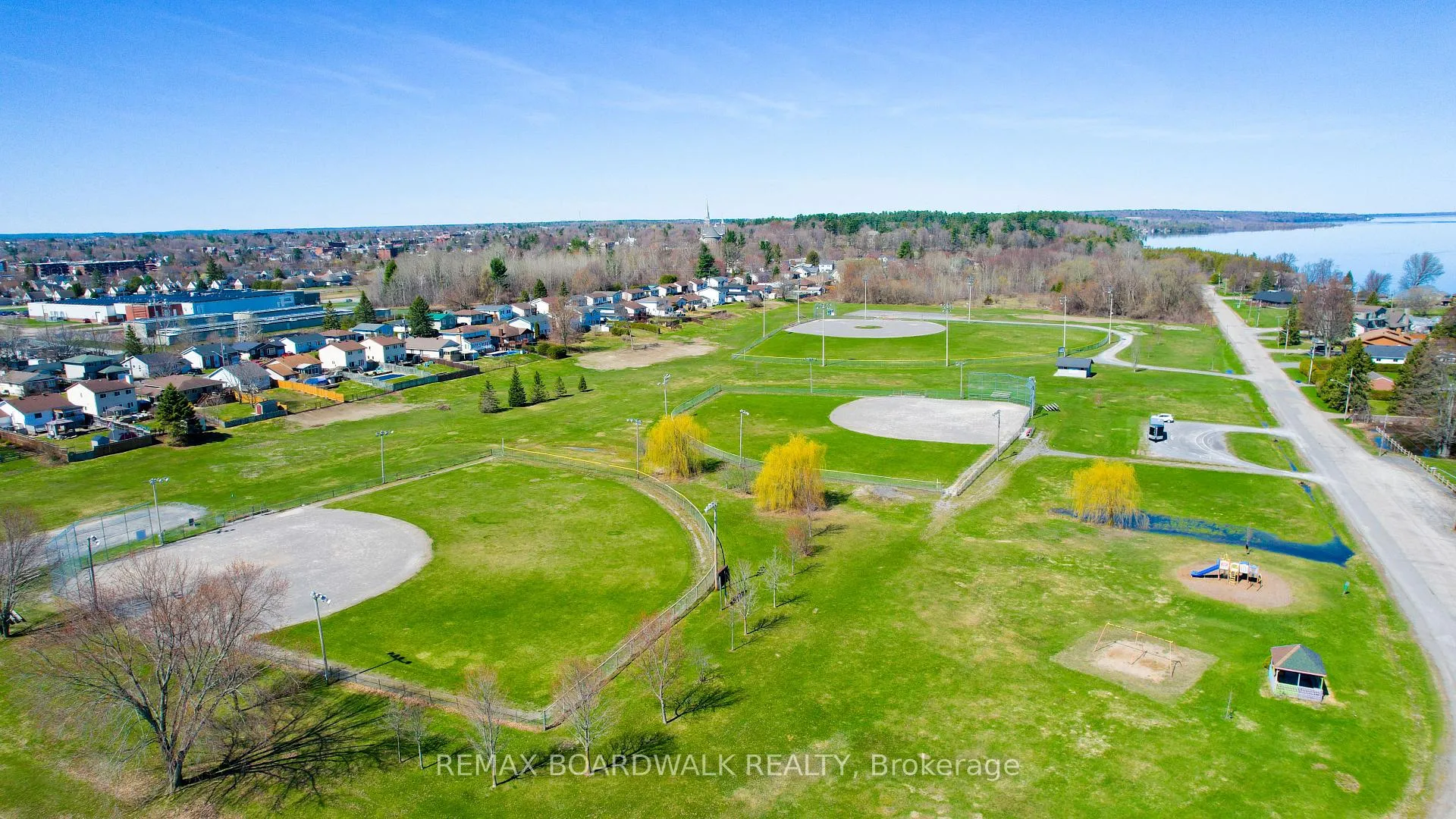 Photo 39 of 102 Seventh Avenue, Arnprior — HOMEH