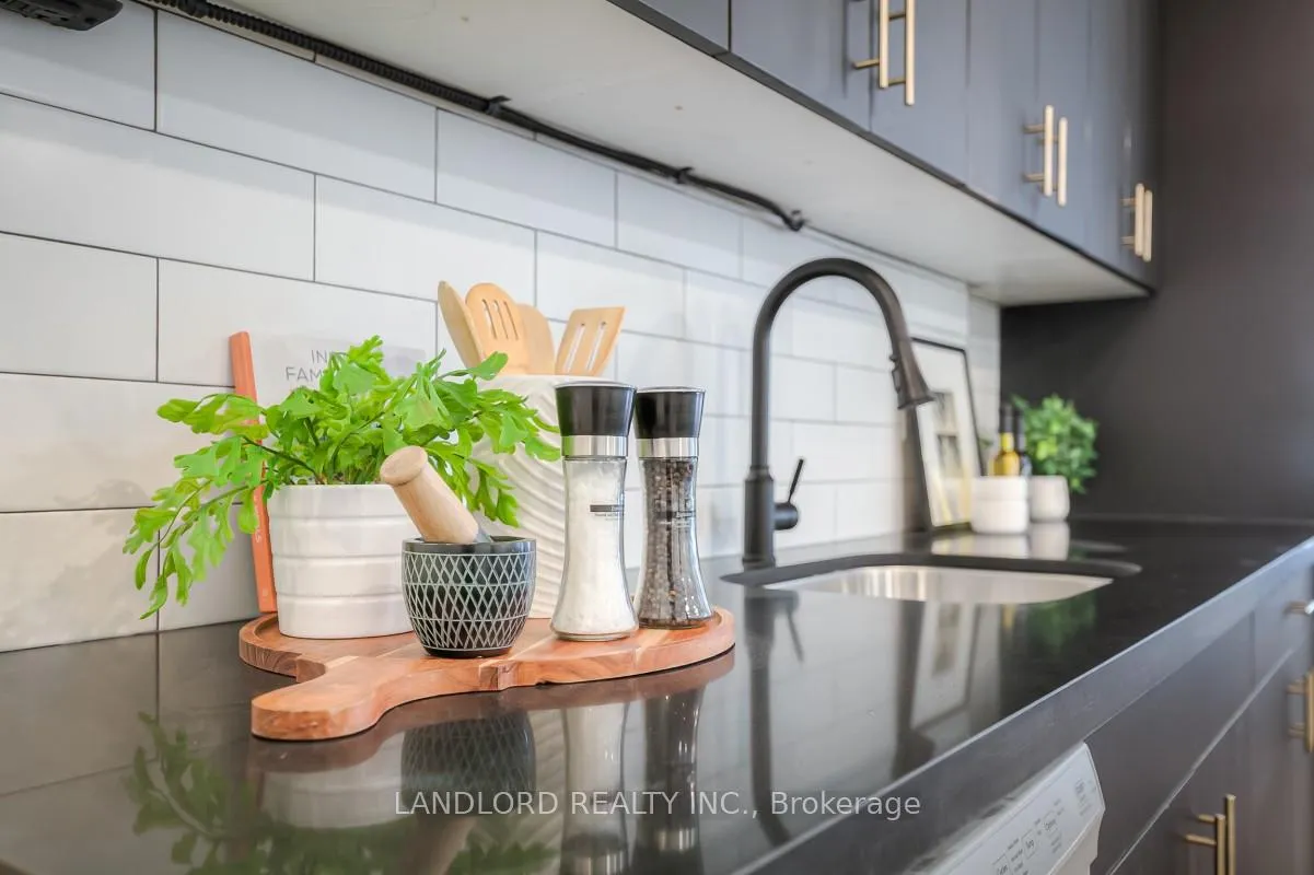 Photo 14 of Unit 405, 420 Eglinton Avenue E, Toronto, Mount Pleasant East — HOMEH