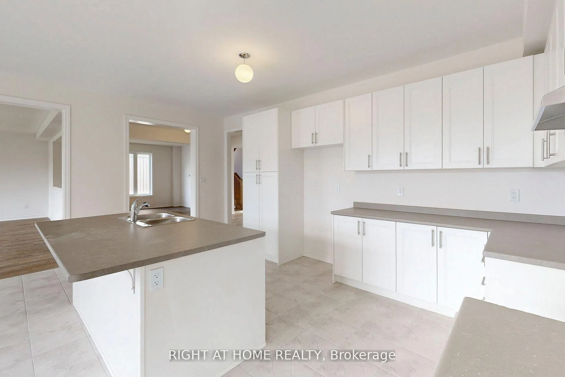 Photo 13 of 260 Wilcox Drive, Clearview, Stayner — HOMEH
