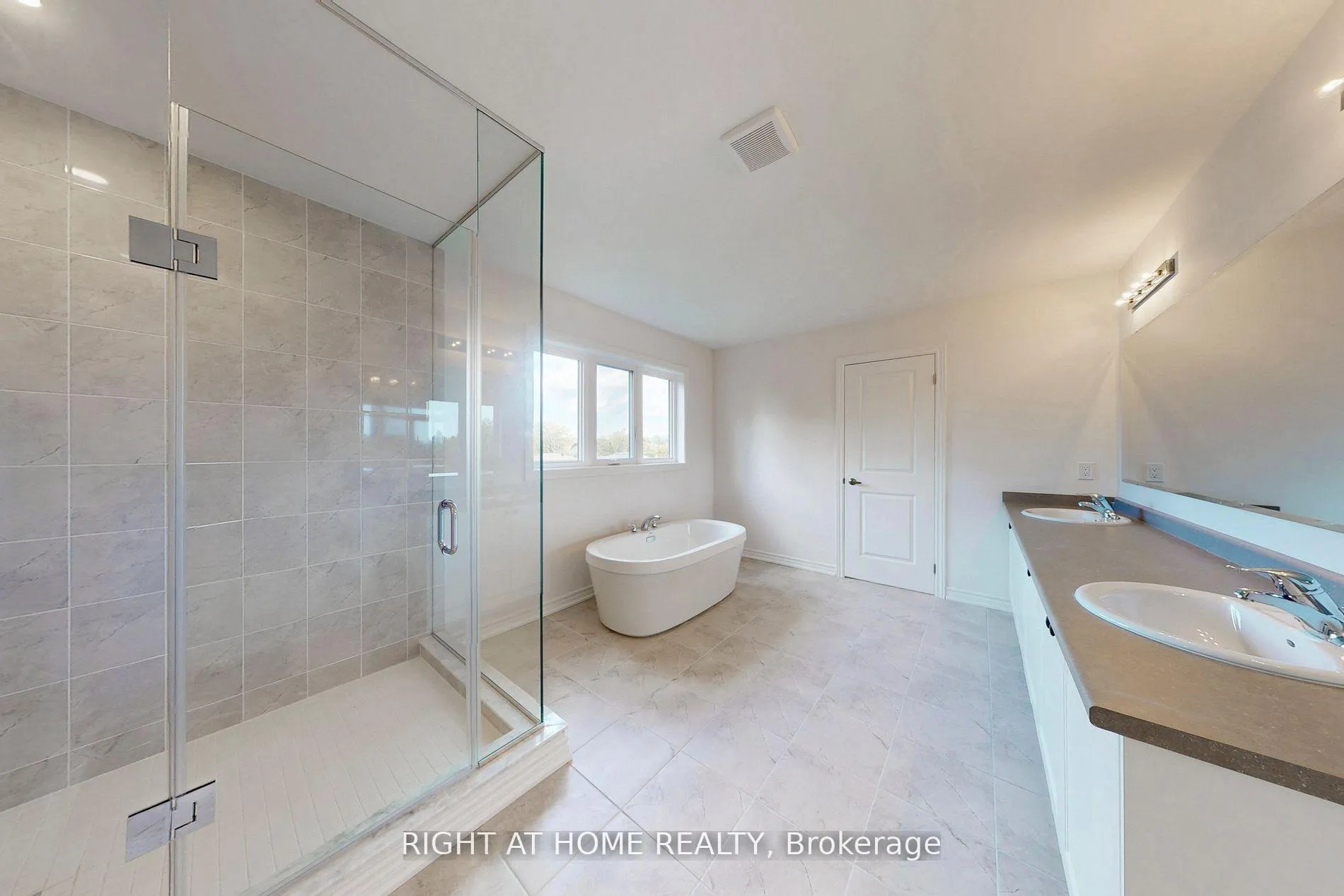 Photo 32 of 260 Wilcox Drive, Clearview, Stayner — HOMEH