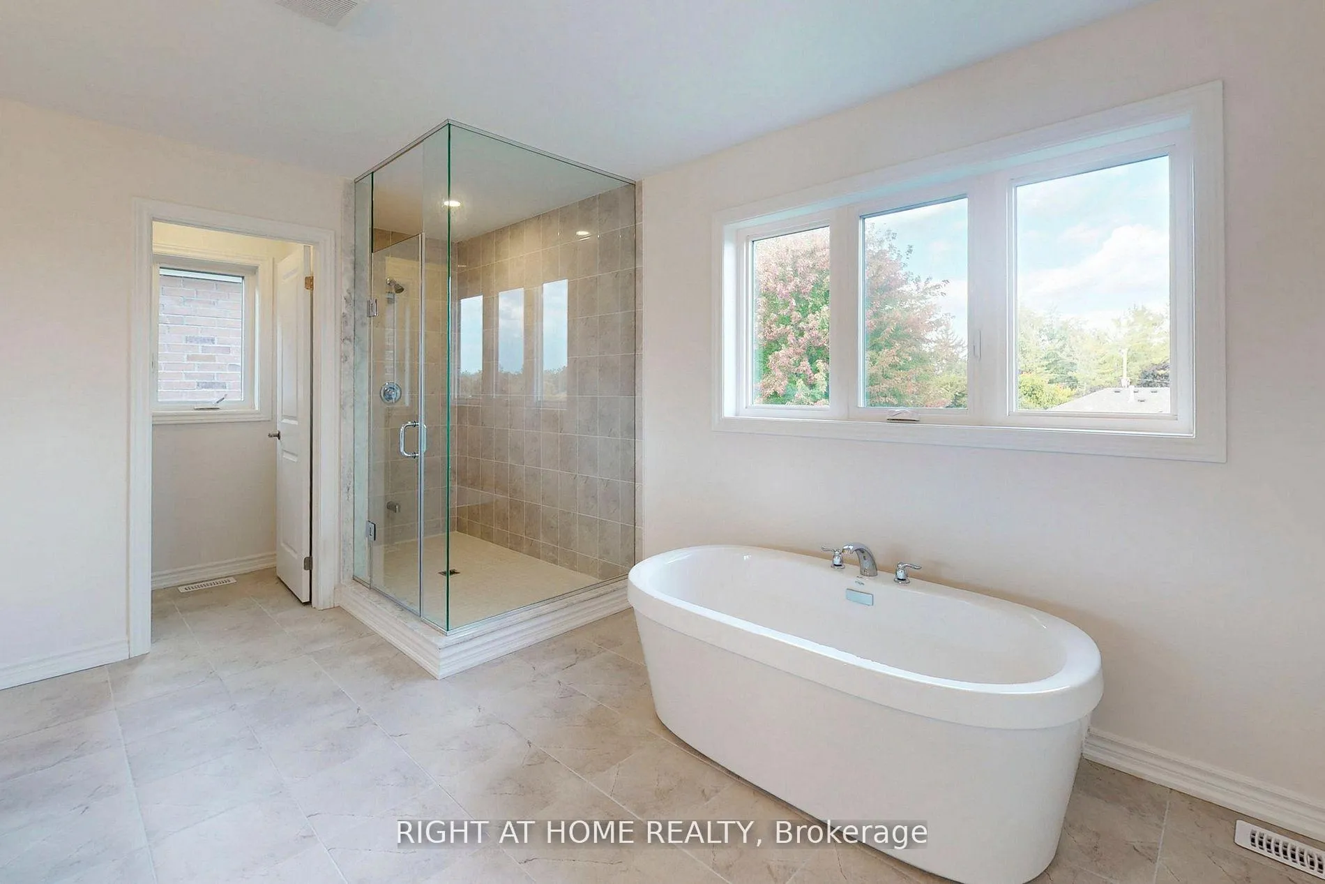Photo 33 of 260 Wilcox Drive, Clearview, Stayner — HOMEH