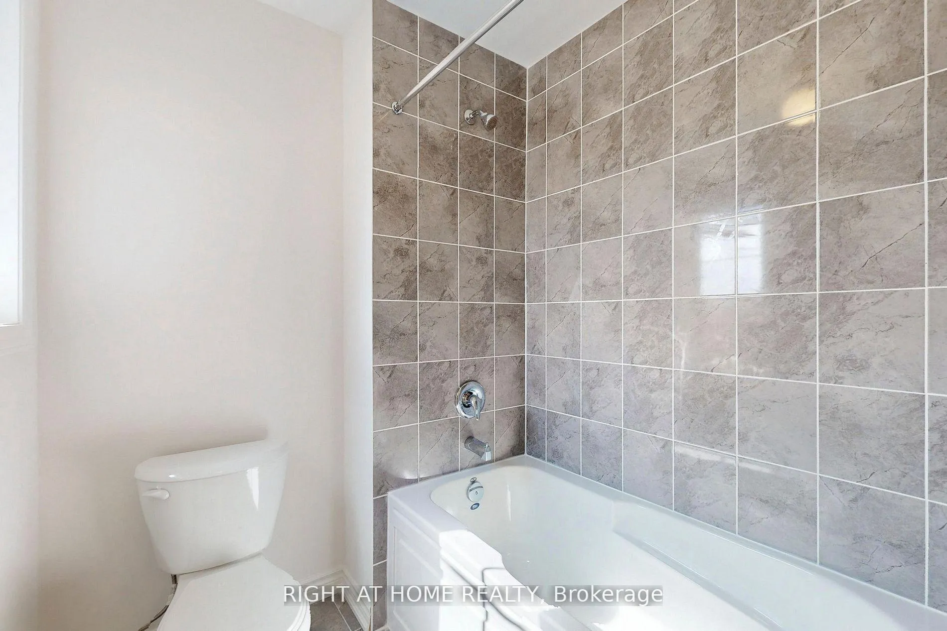 Photo 38 of 260 Wilcox Drive, Clearview, Stayner — HOMEH