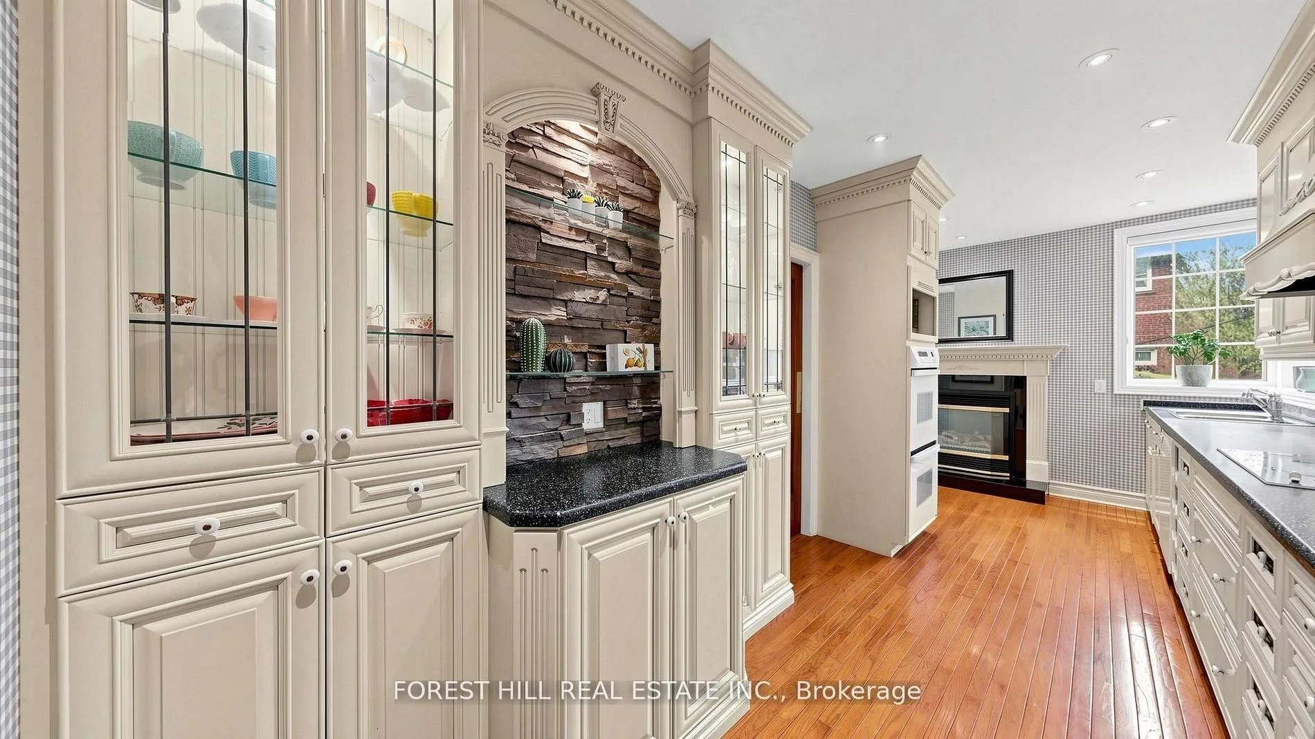 Photo 10 of 153 Glengrove Avenue W, Toronto, Lawrence Park South — HOMEH