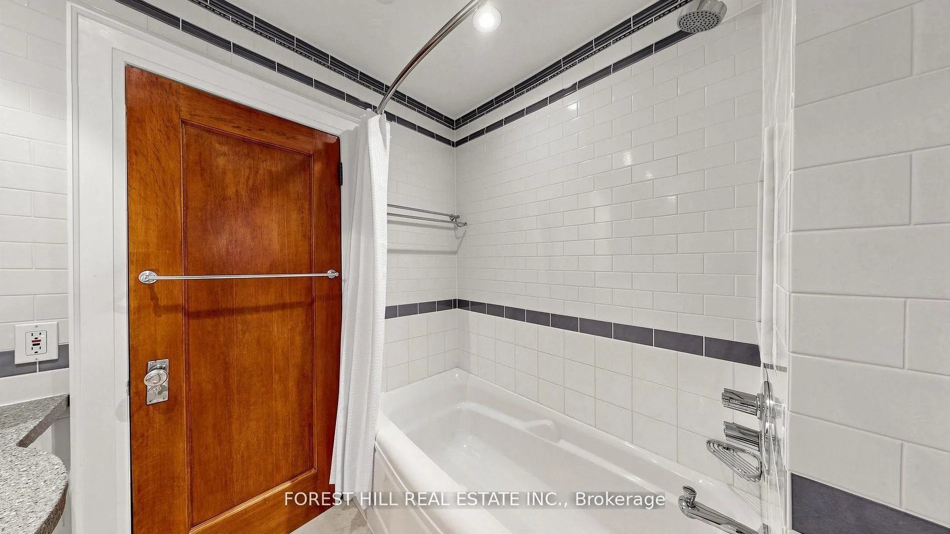 Photo 18 of 153 Glengrove Avenue W, Toronto, Lawrence Park South — HOMEH