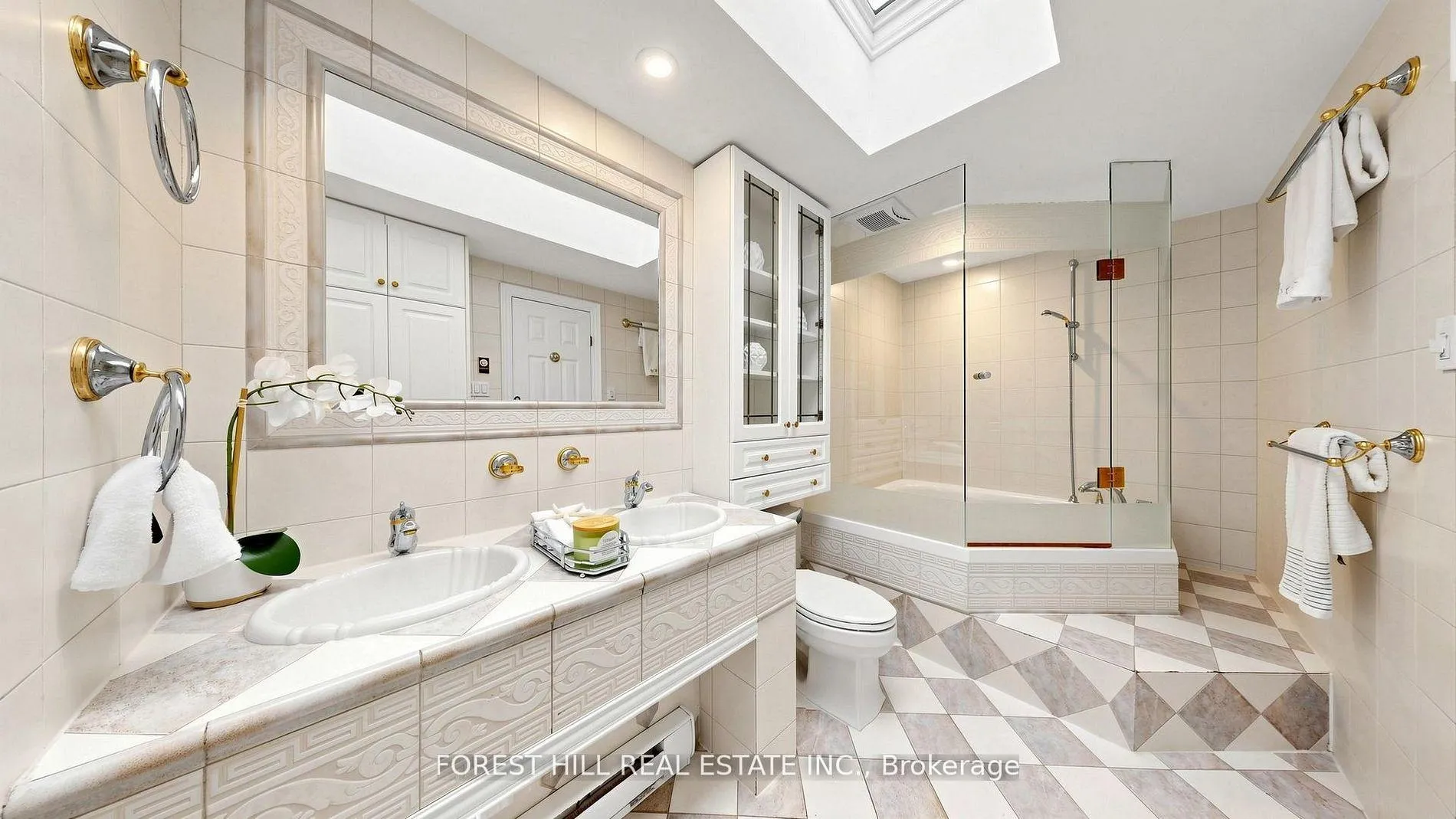 Photo 27 of 153 Glengrove Avenue W, Toronto, Lawrence Park South — HOMEH