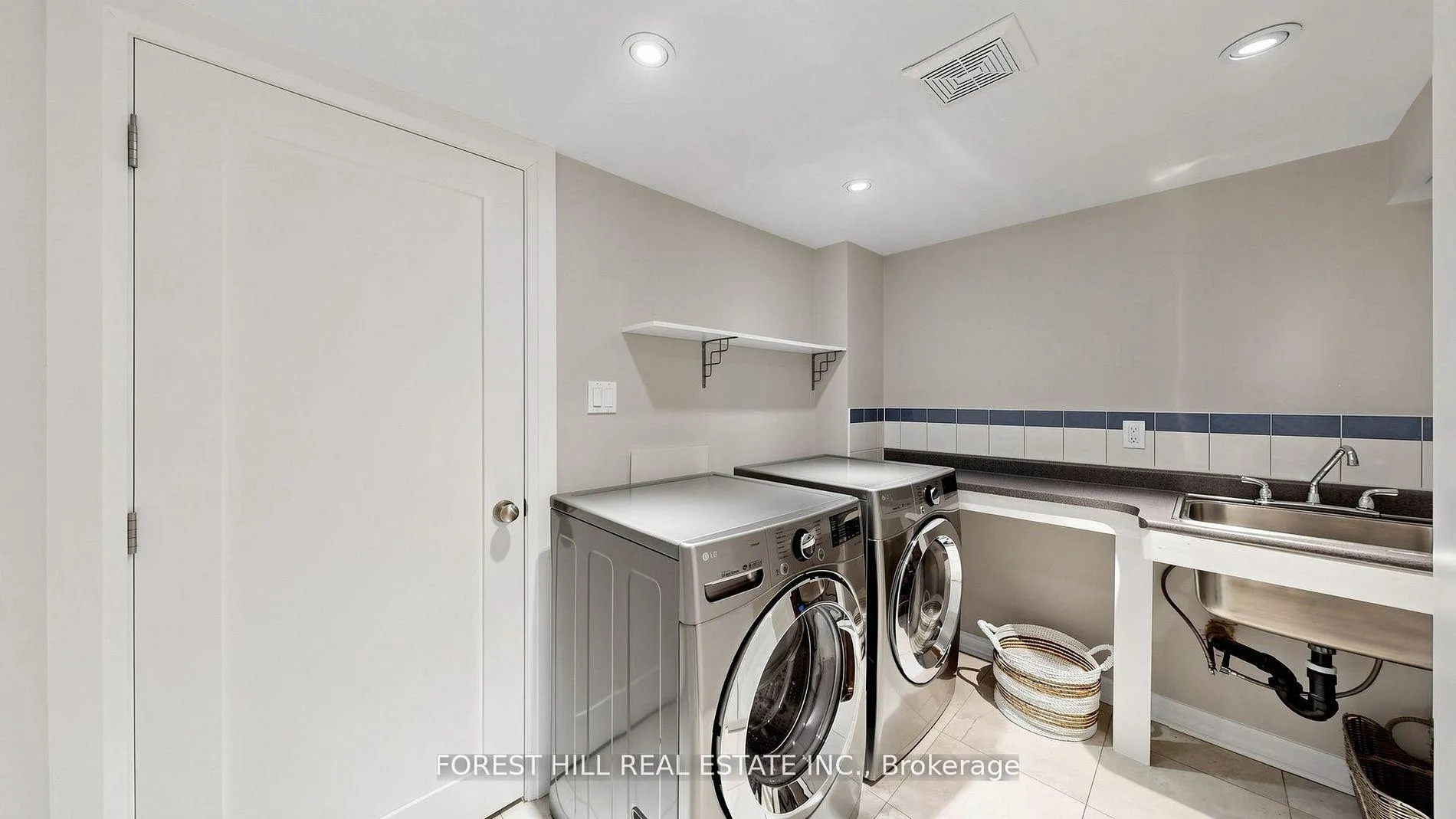 Photo 32 of 153 Glengrove Avenue W, Toronto, Lawrence Park South — HOMEH