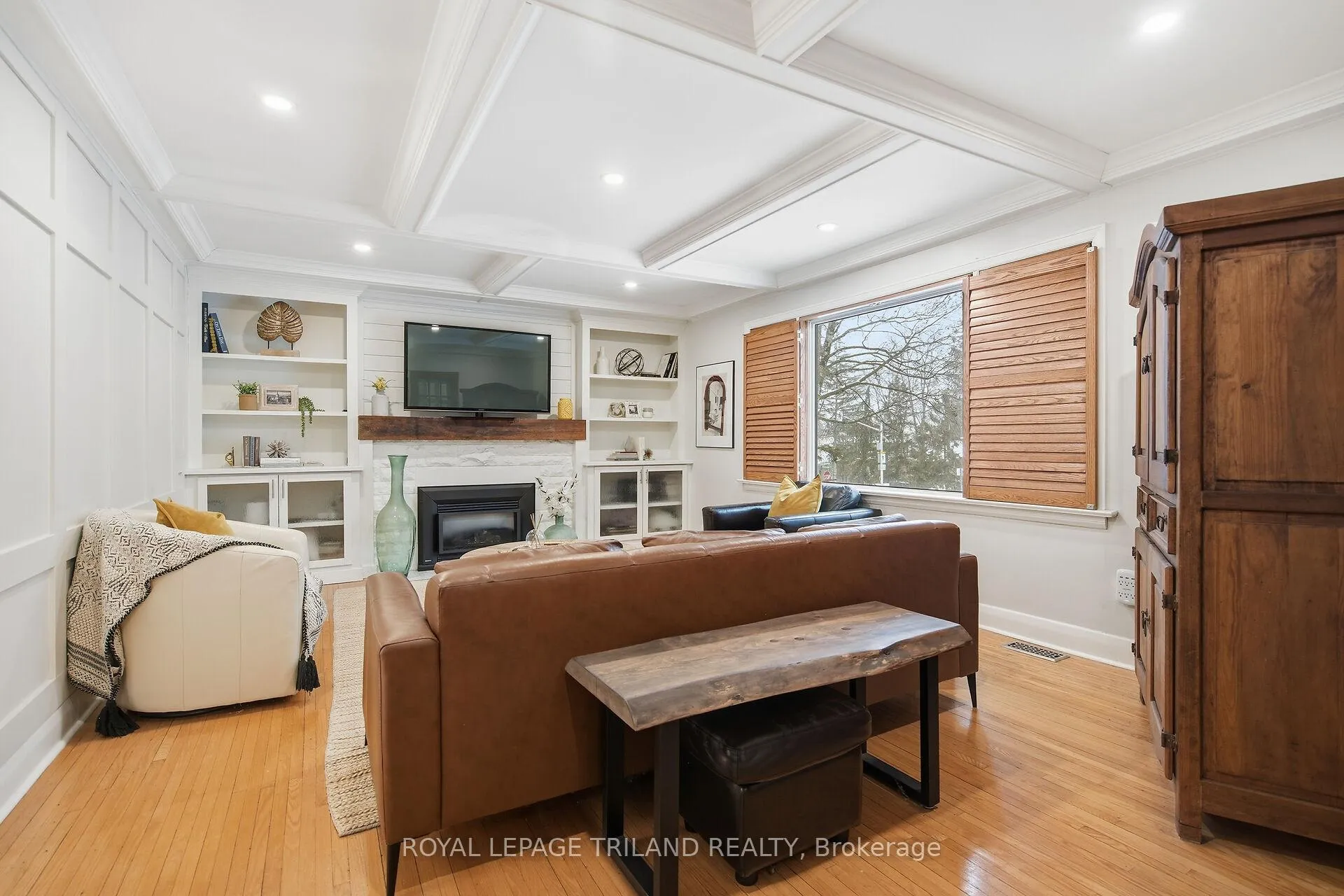 Photo 6 of 831 Riverside Drive, London, North P — HOMEH