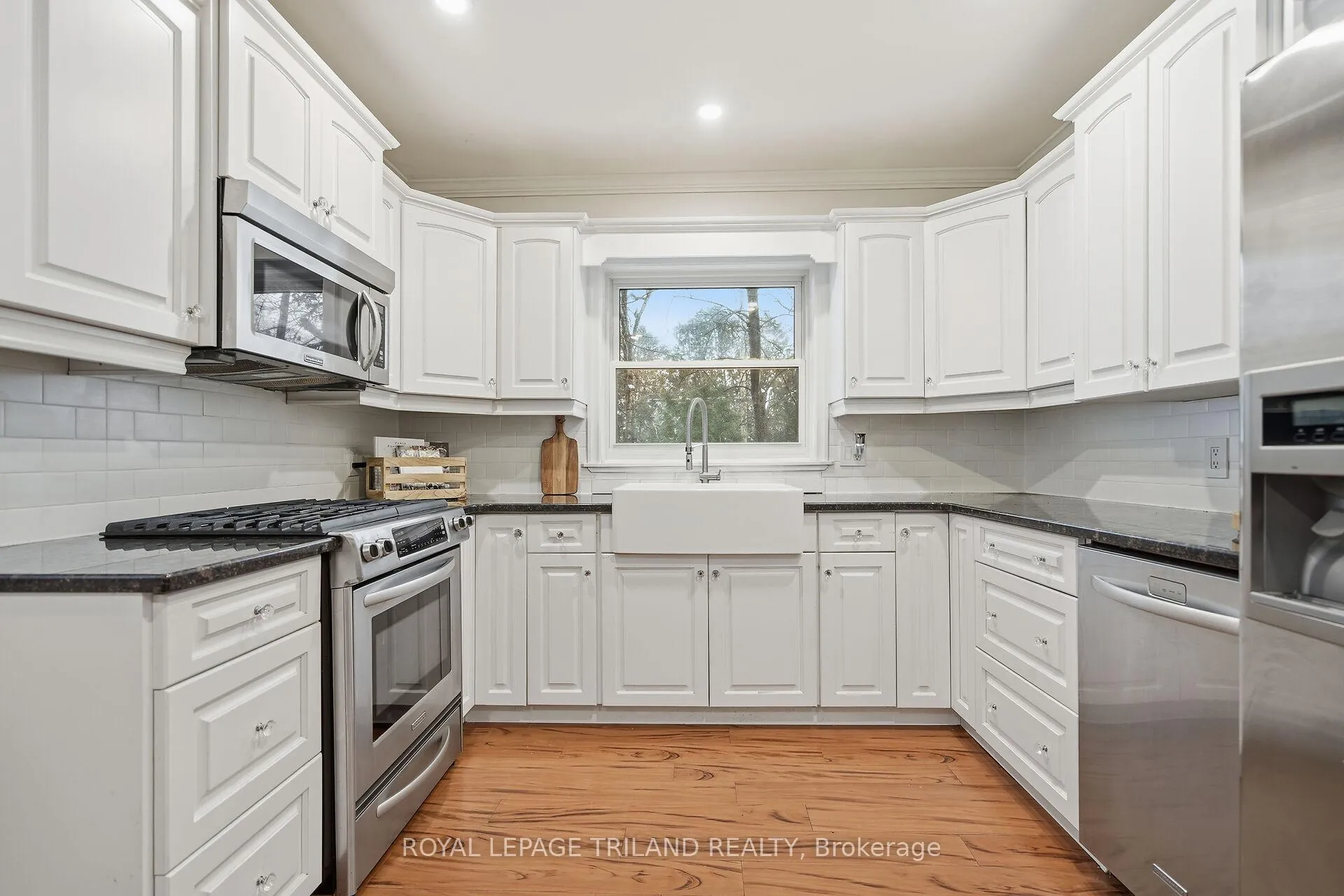 Photo 11 of 831 Riverside Drive, London, North P — HOMEH