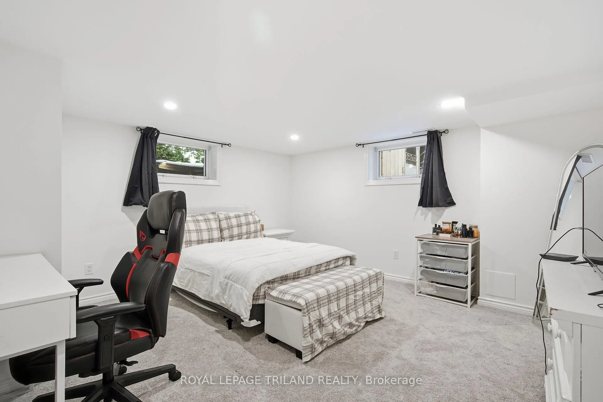 Photo 38 of 831 Riverside Drive, London, North P — HOMEH