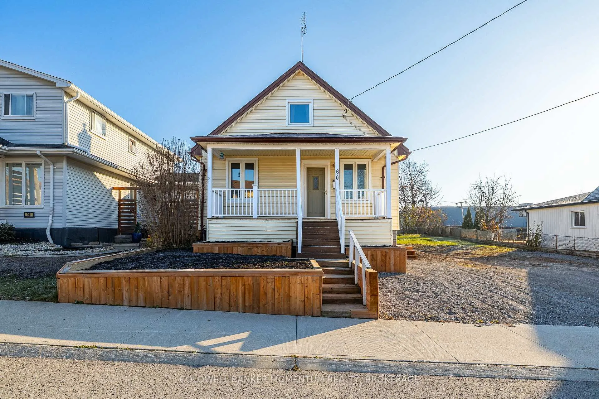 Photo 2 of 60 Patricia Street, Thorold, Thorold Downtown — HOMEH