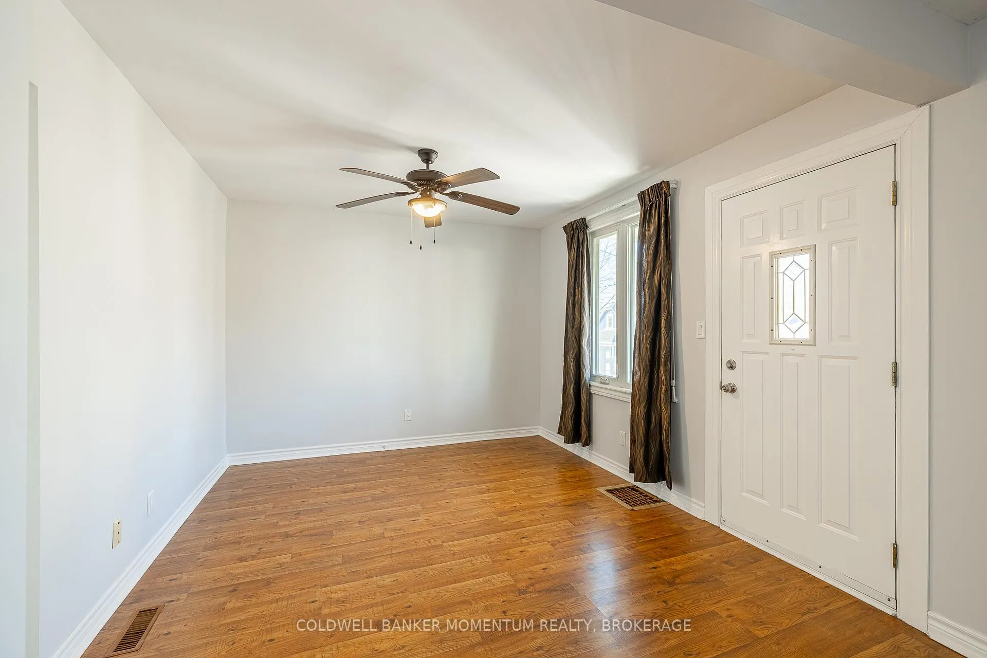 Photo 4 of 60 Patricia Street, Thorold, Thorold Downtown — HOMEH