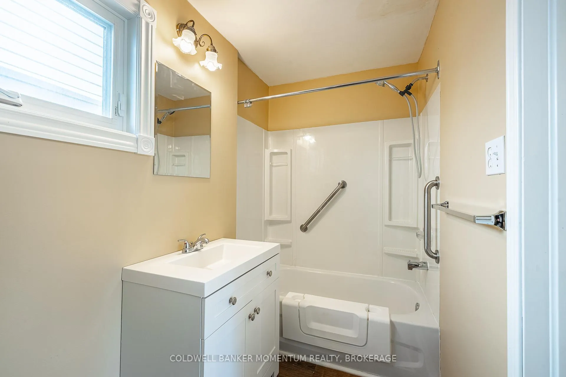 Photo 18 of 60 Patricia Street, Thorold, Thorold Downtown — HOMEH