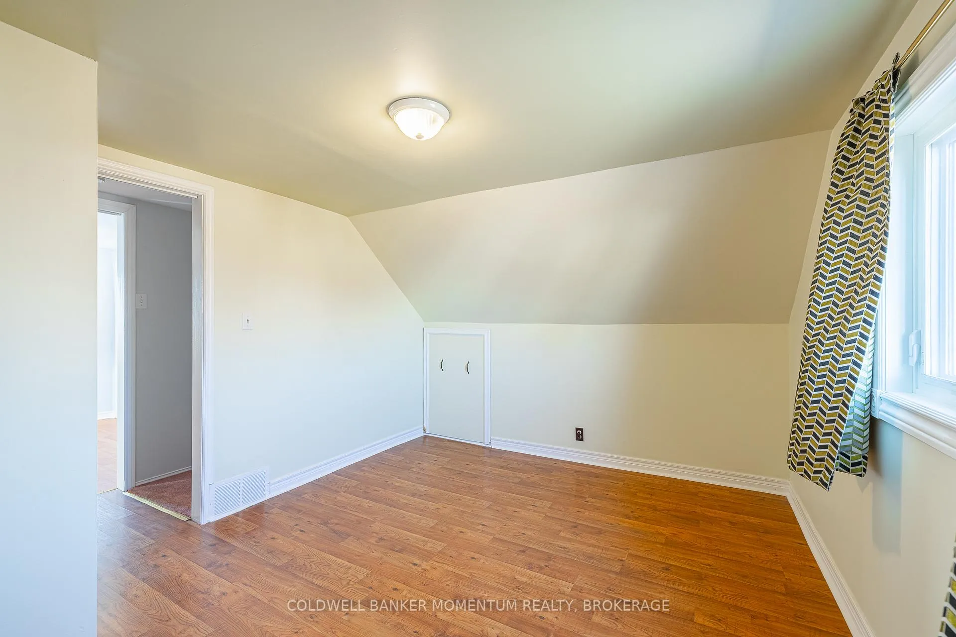 Photo 22 of 60 Patricia Street, Thorold, Thorold Downtown — HOMEH