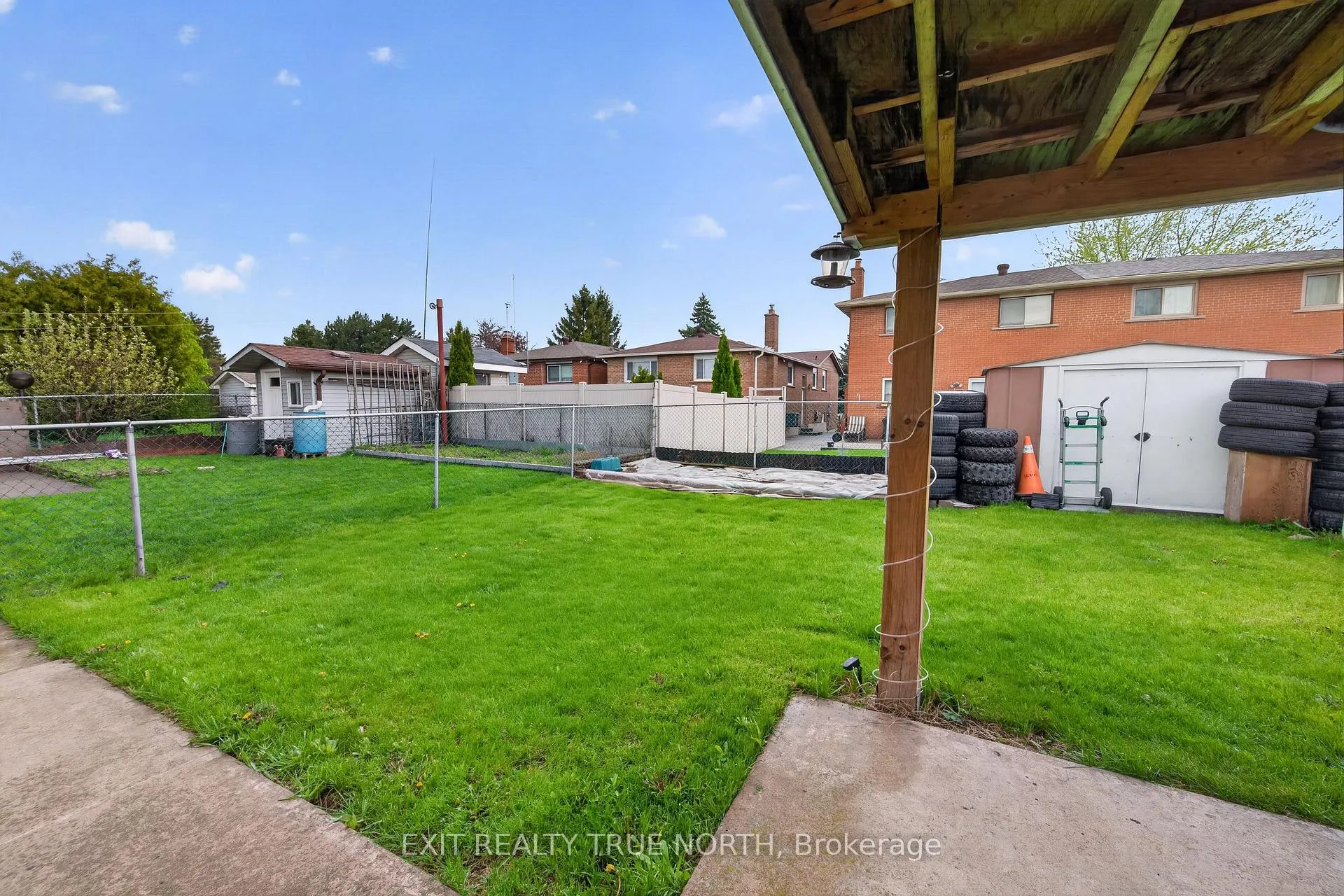 Photo 7 of Unit Unit B, 92 Aberdeen Avenue, Vaughan, East Woodbridge — HOMEH