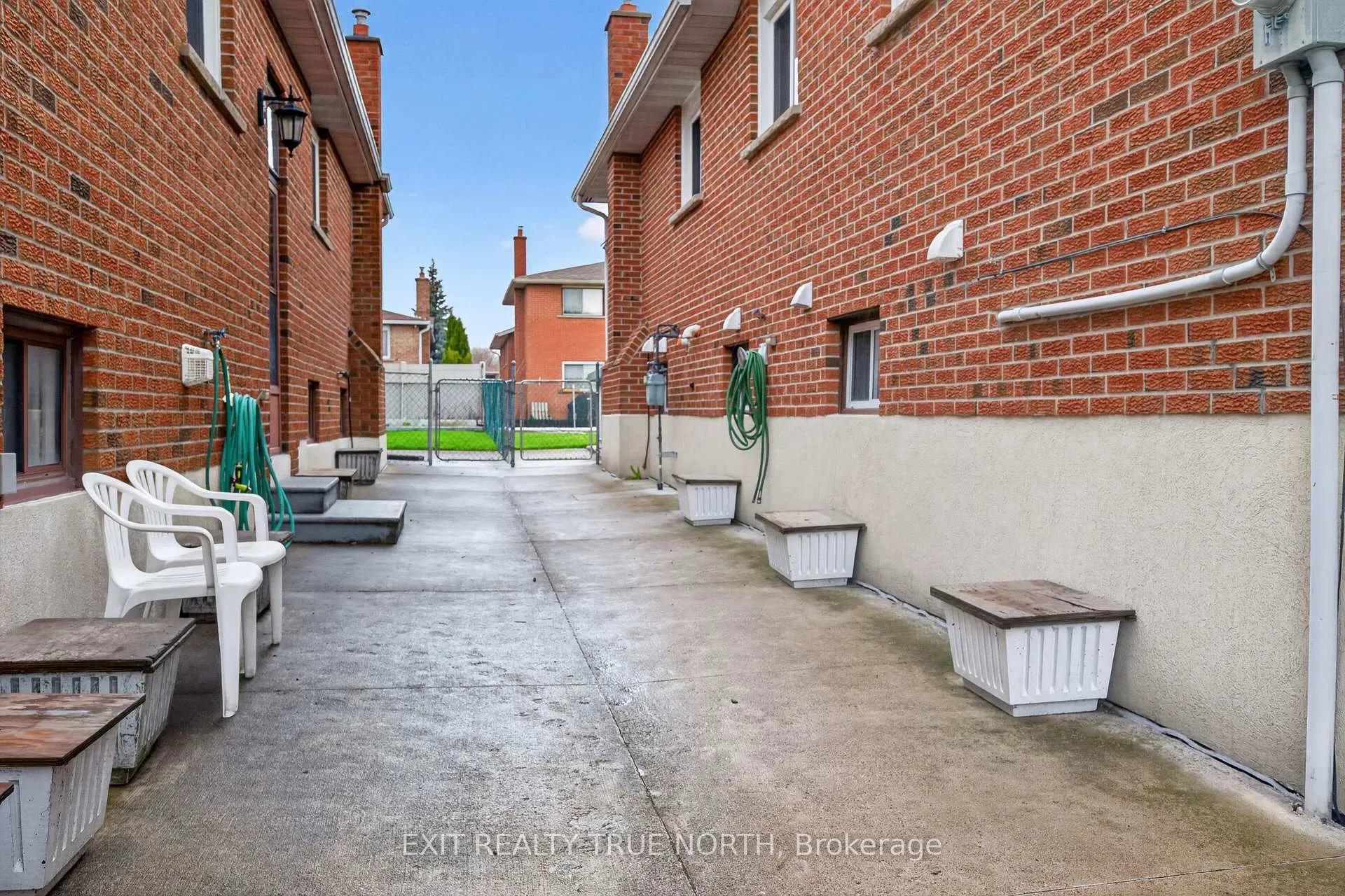 Photo 8 of Unit Unit B, 92 Aberdeen Avenue, Vaughan, East Woodbridge — HOMEH