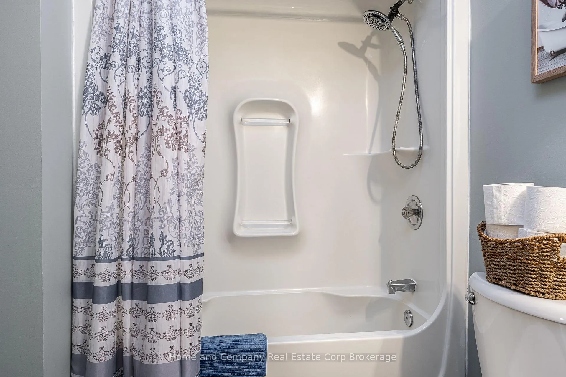 Photo 15 of 256 Huron Street, Stratford — HOMEH