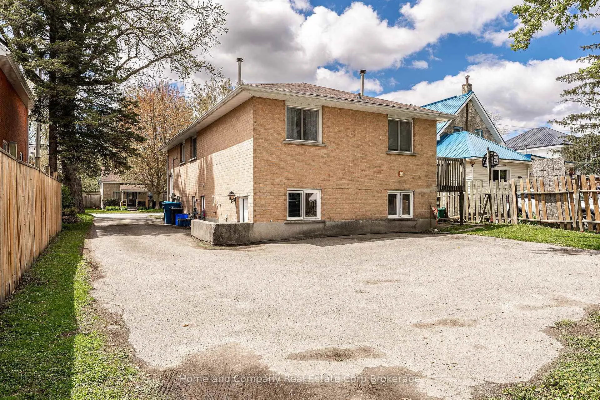 Photo 32 of 256 Huron Street, Stratford — HOMEH