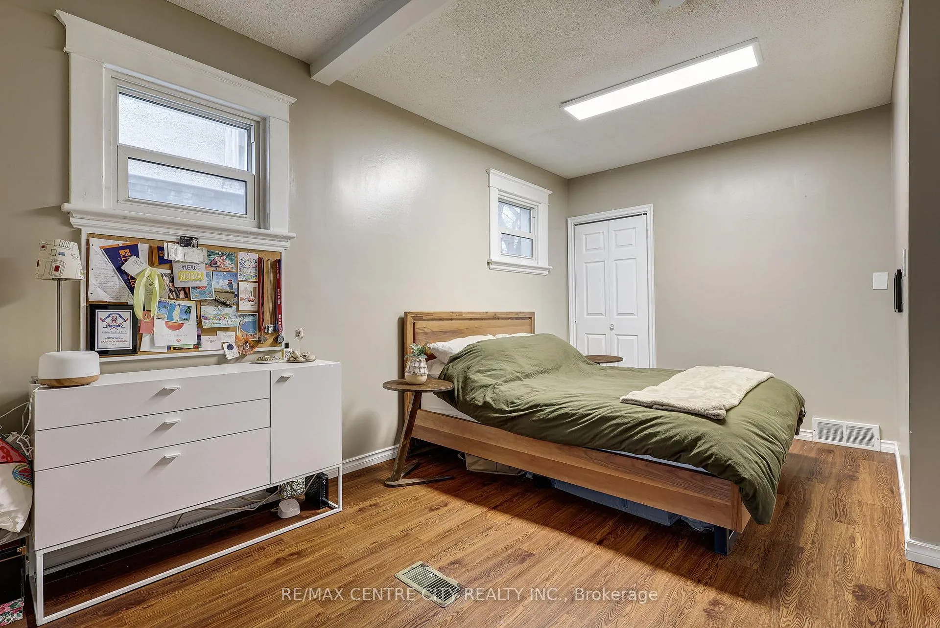 Photo 13 of 84 Wharncliffe Road S, London, South F — HOMEH