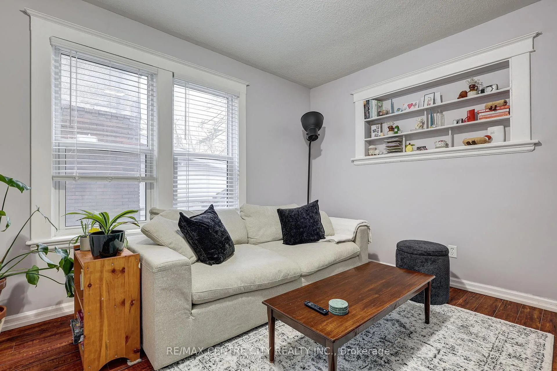Photo 16 of 84 Wharncliffe Road S, London, South F — HOMEH