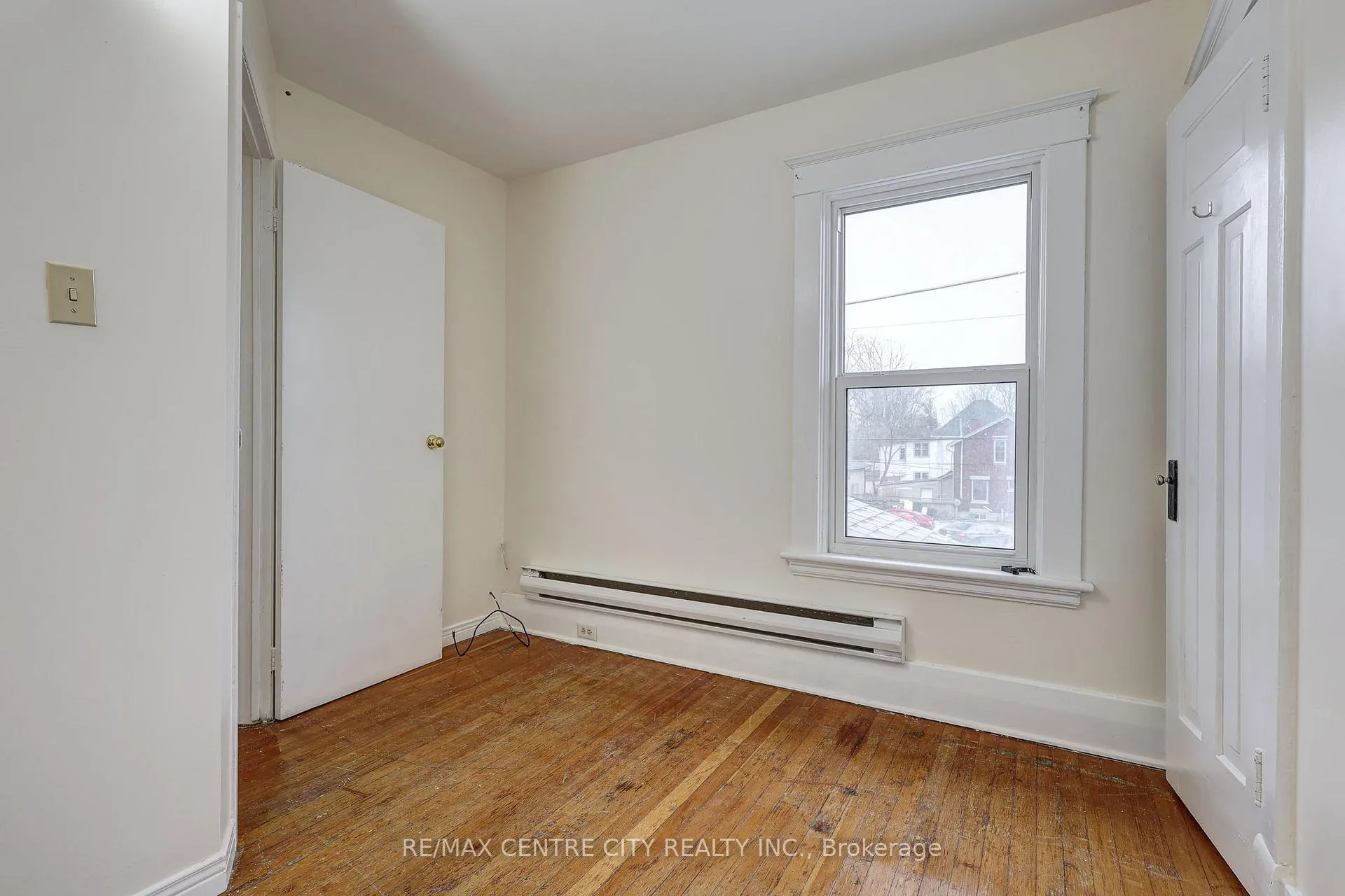 Photo 27 of 84 Wharncliffe Road S, London, South F — HOMEH
