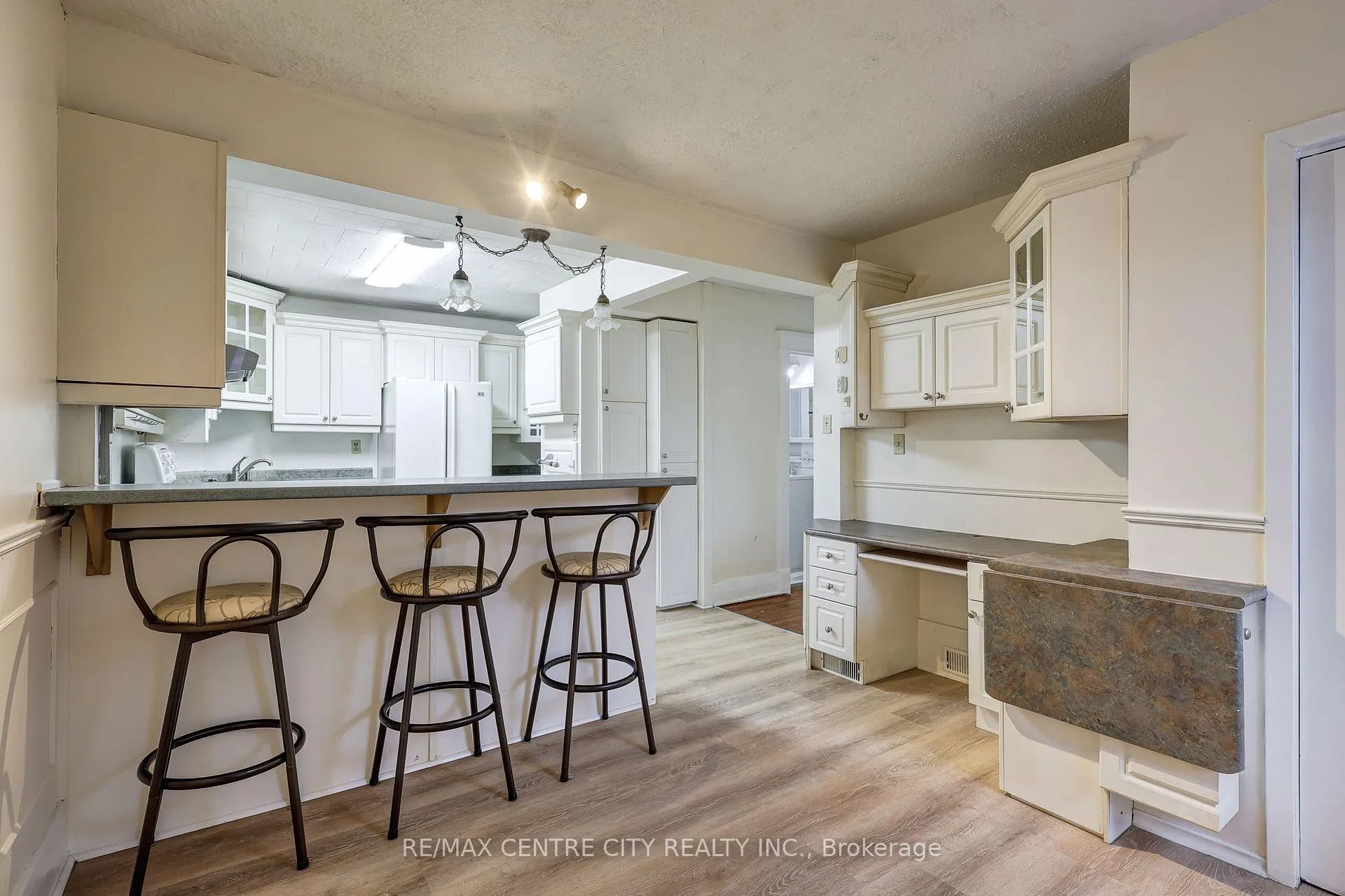 Photo 37 of 84 Wharncliffe Road S, London, South F — HOMEH