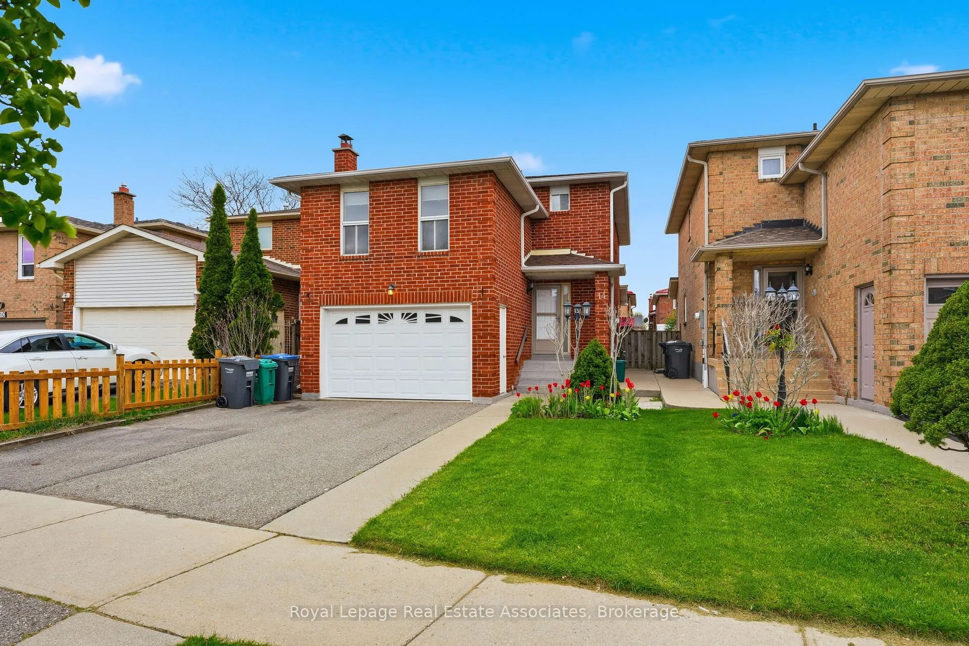 Photo 2 of 14 Beisel Court, Brampton, Heart Lake West — HOMEH