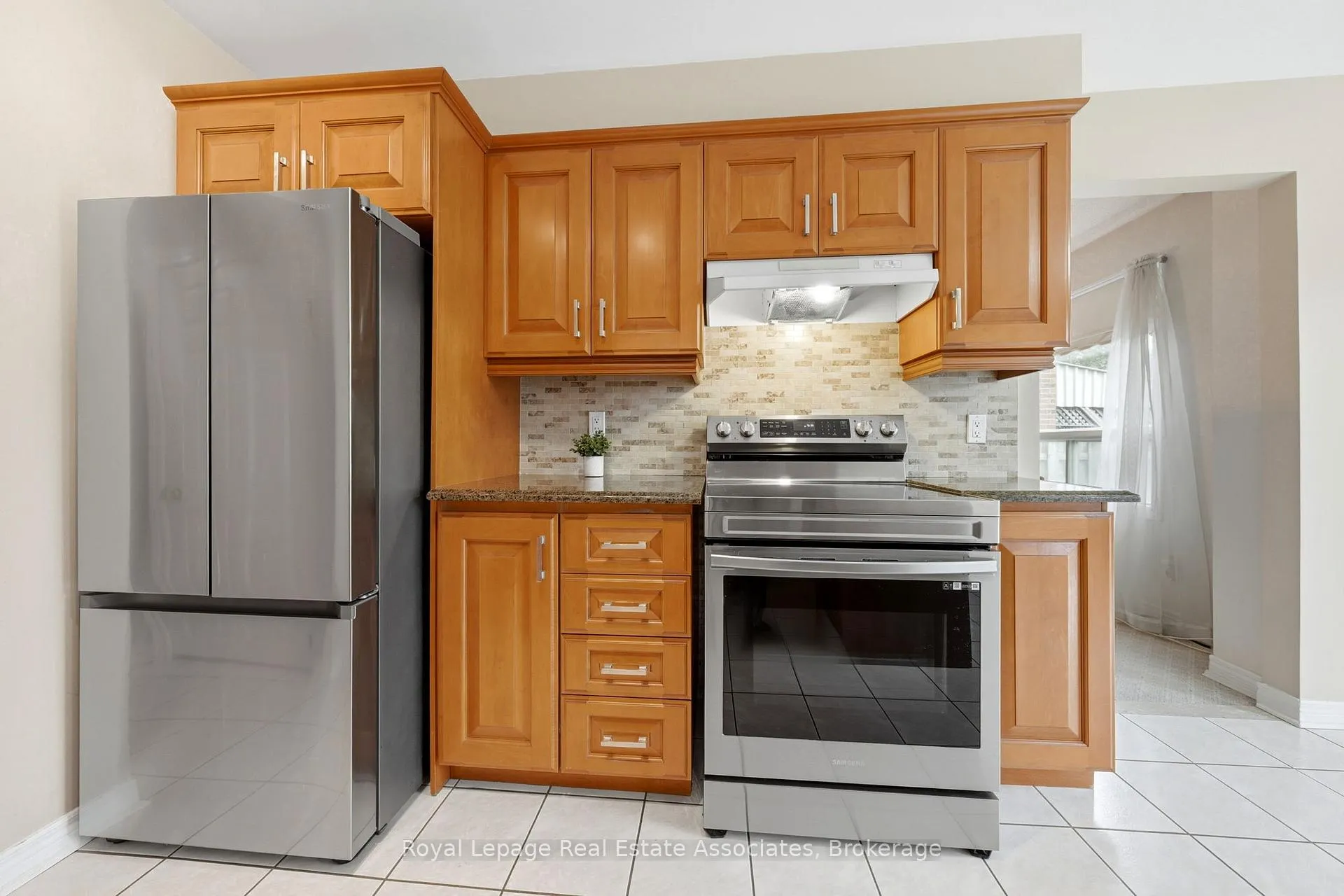 Photo 12 of 14 Beisel Court, Brampton, Heart Lake West — HOMEH