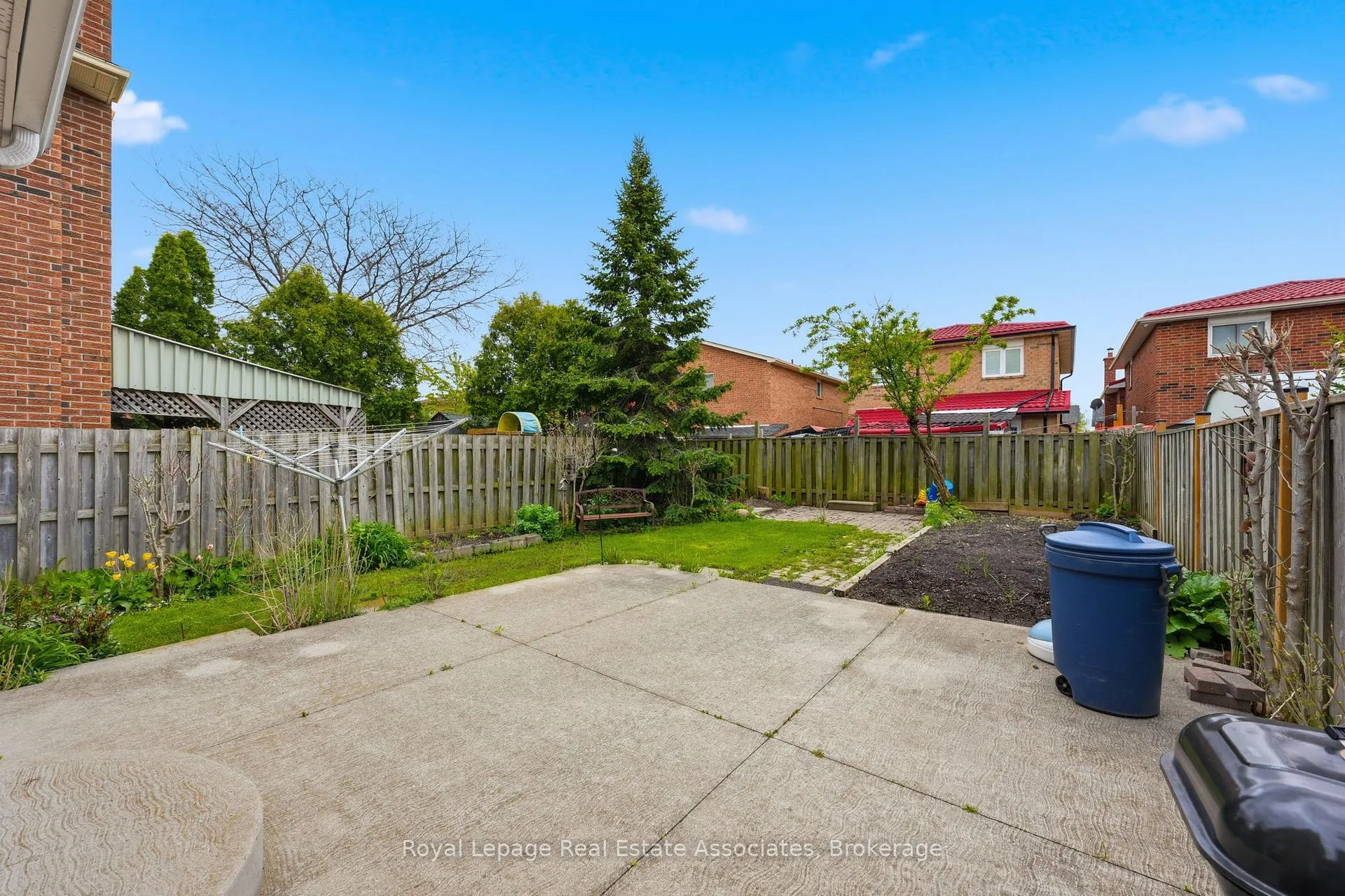 Photo 37 of 14 Beisel Court, Brampton, Heart Lake West — HOMEH