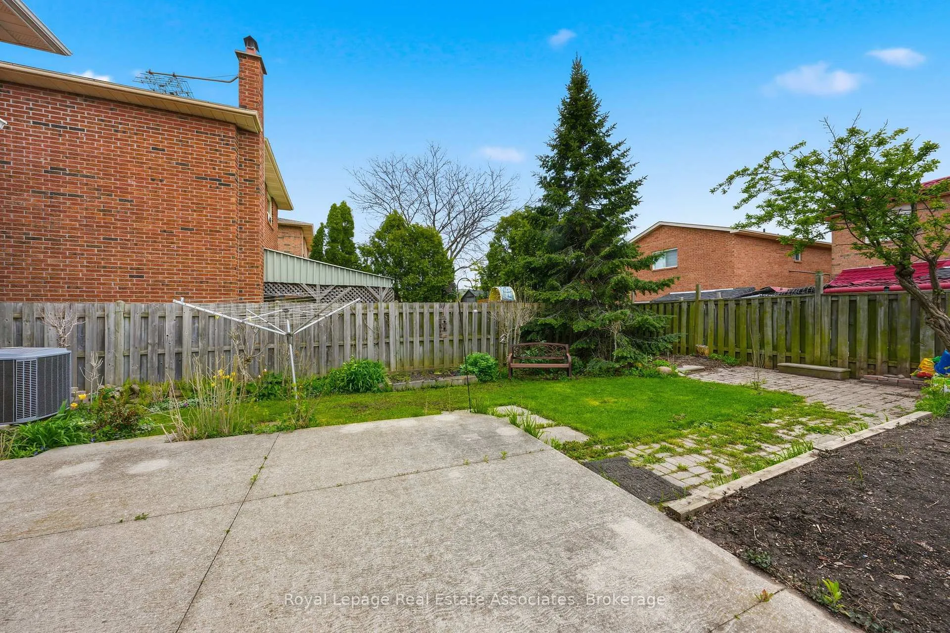 Photo 38 of 14 Beisel Court, Brampton, Heart Lake West — HOMEH